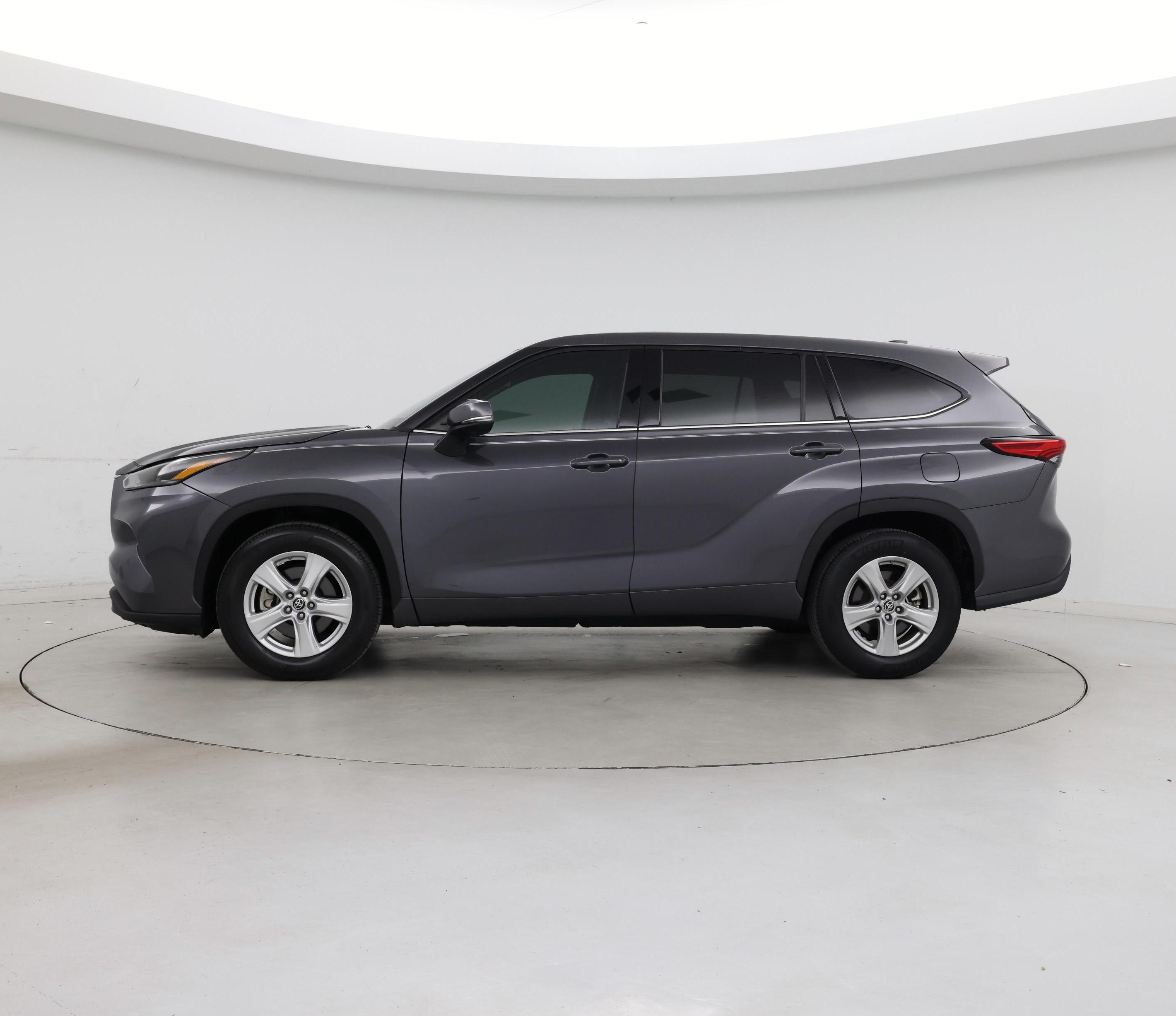 Thumbnail: 2022 Toyota Highlander - 3