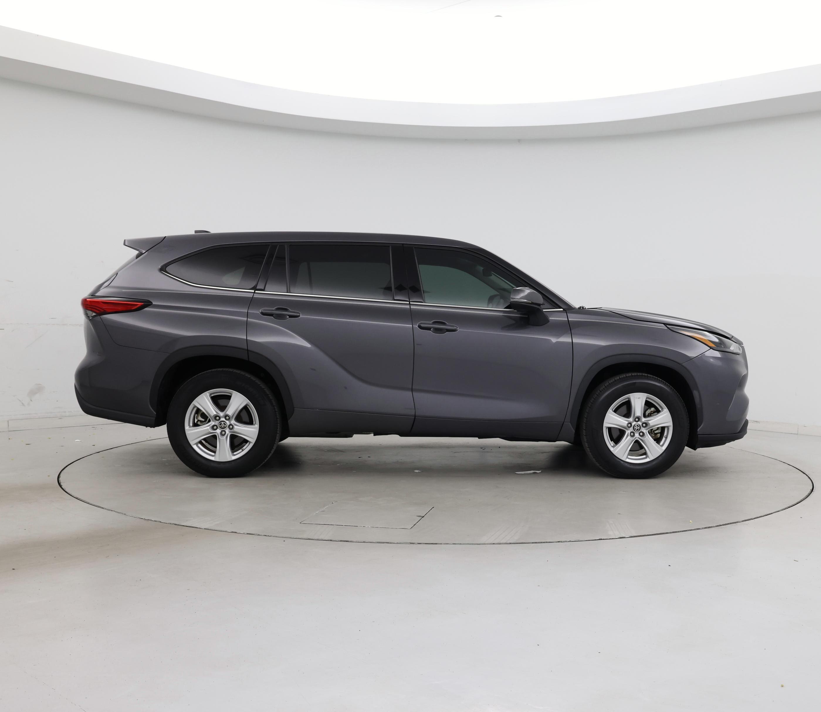 Thumbnail: 2022 Toyota Highlander - 7