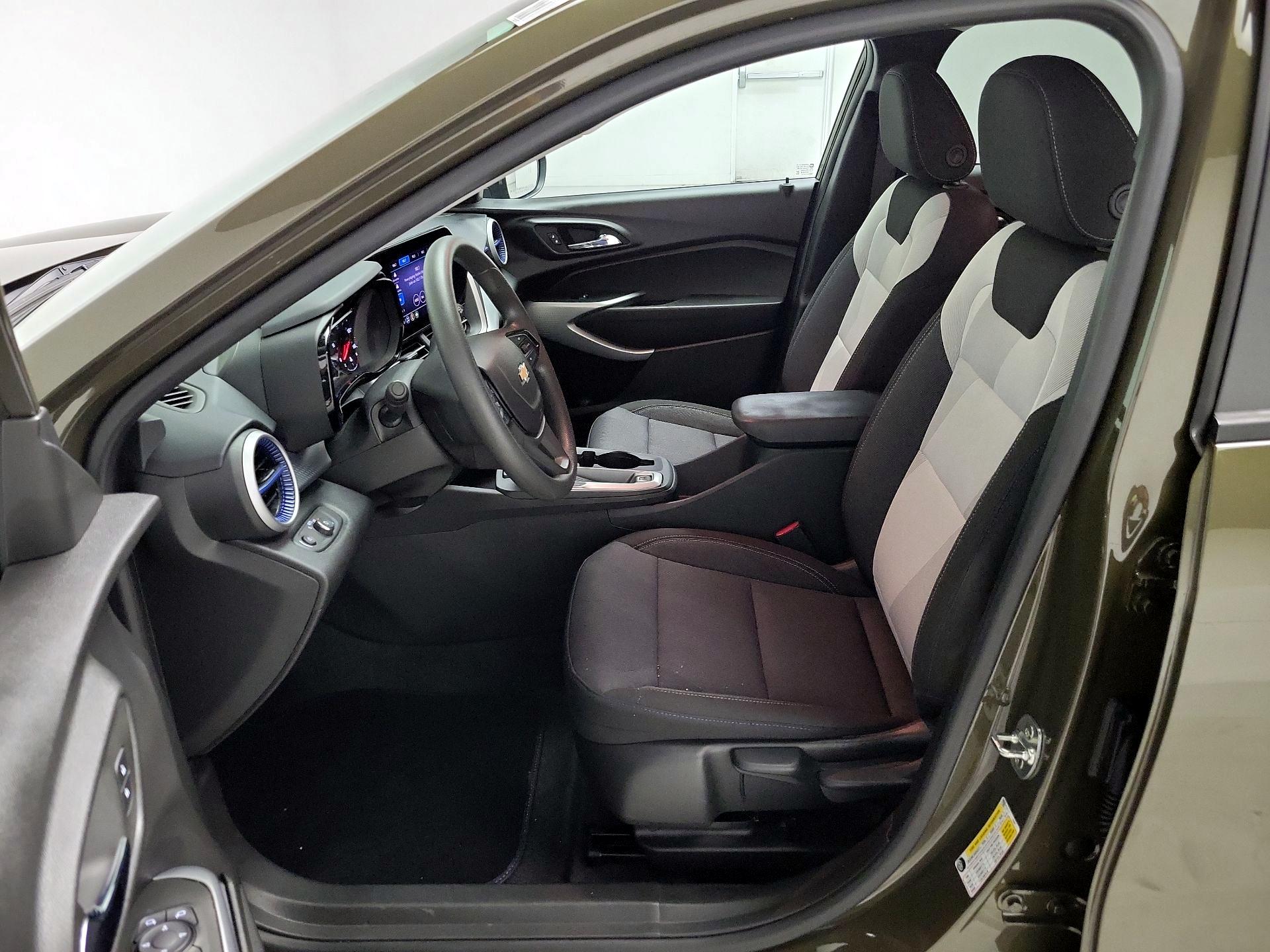 Thumbnail: 2024 Chevrolet Trax - 11