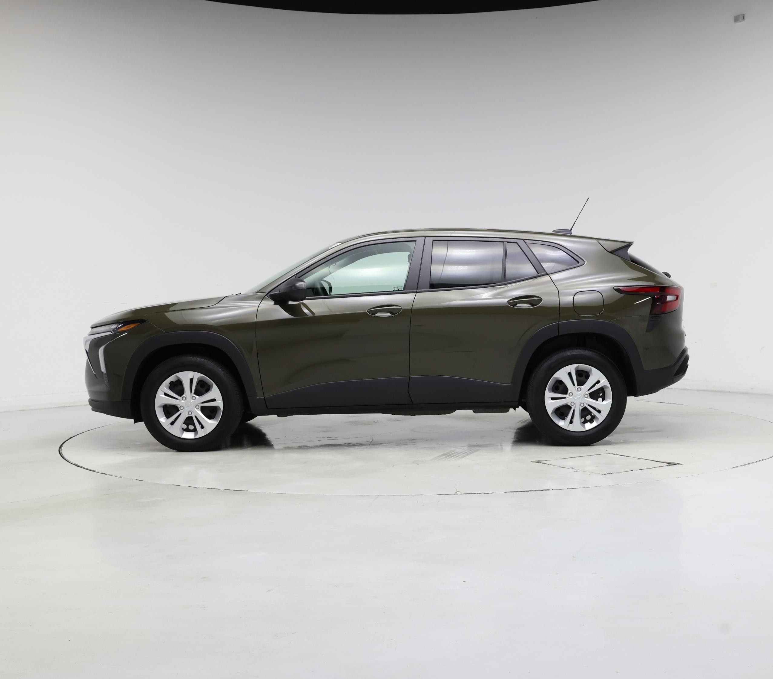 Thumbnail: 2024 Chevrolet Trax - 3