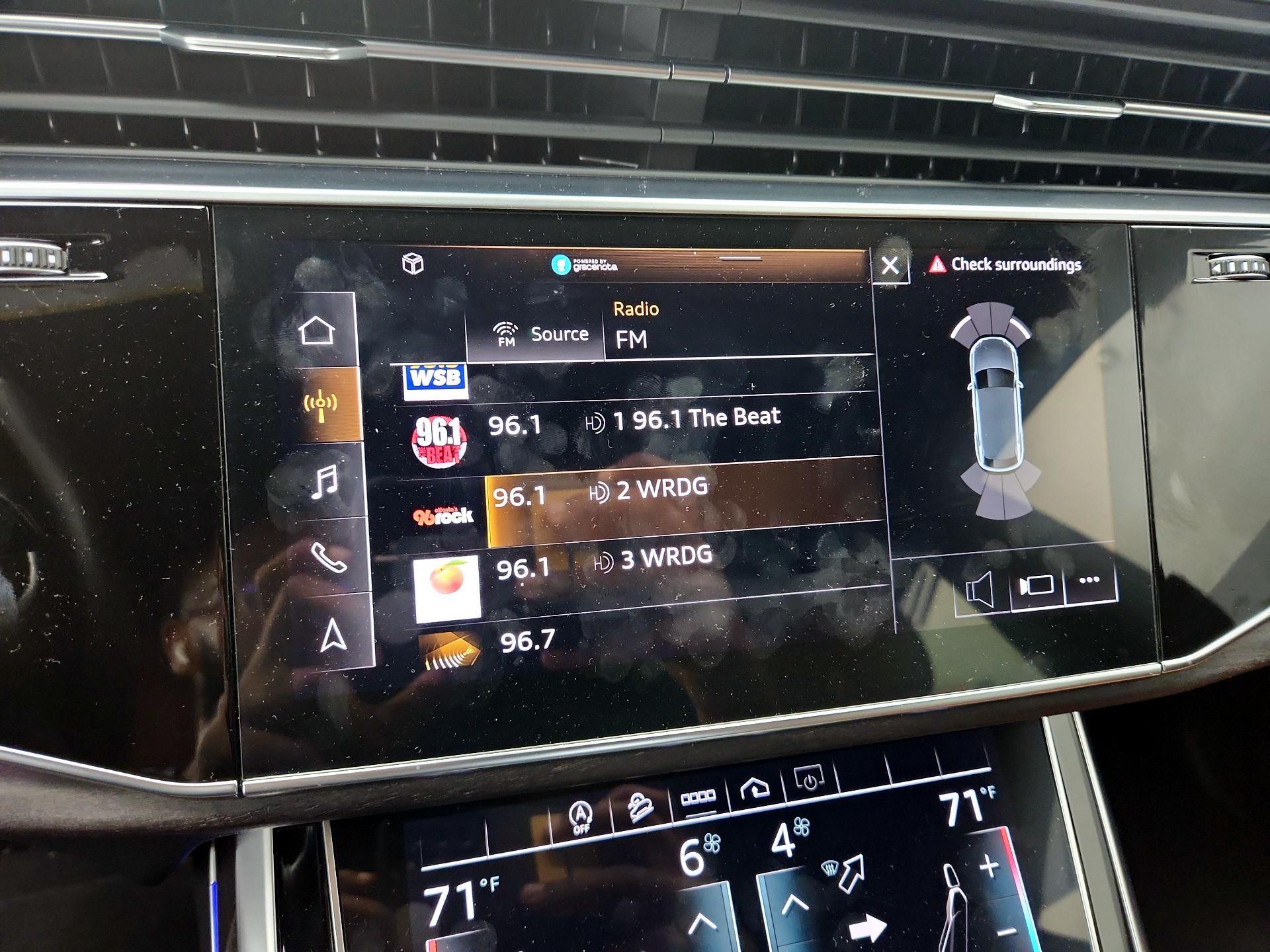 Thumbnail: 2021 Audi Q8 - 16
