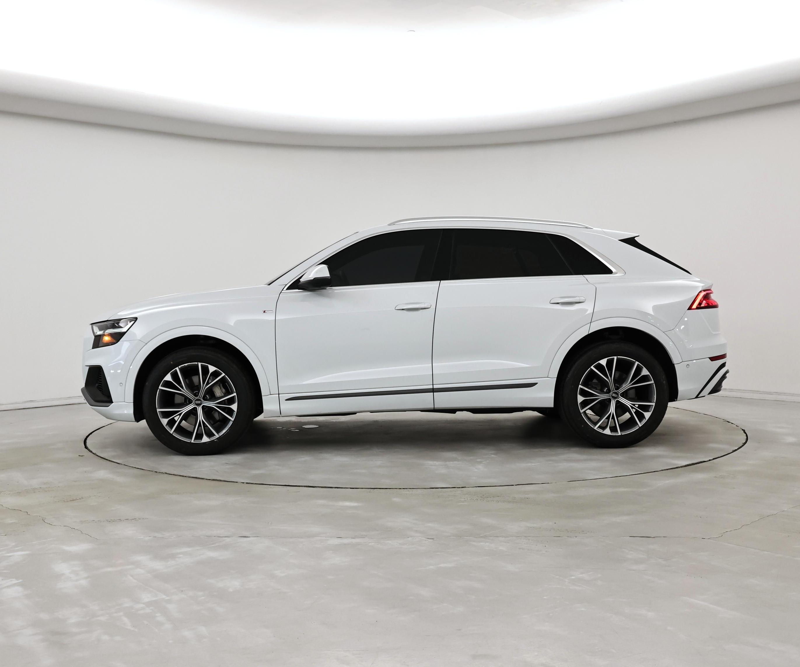 Thumbnail: 2021 Audi Q8 - 3