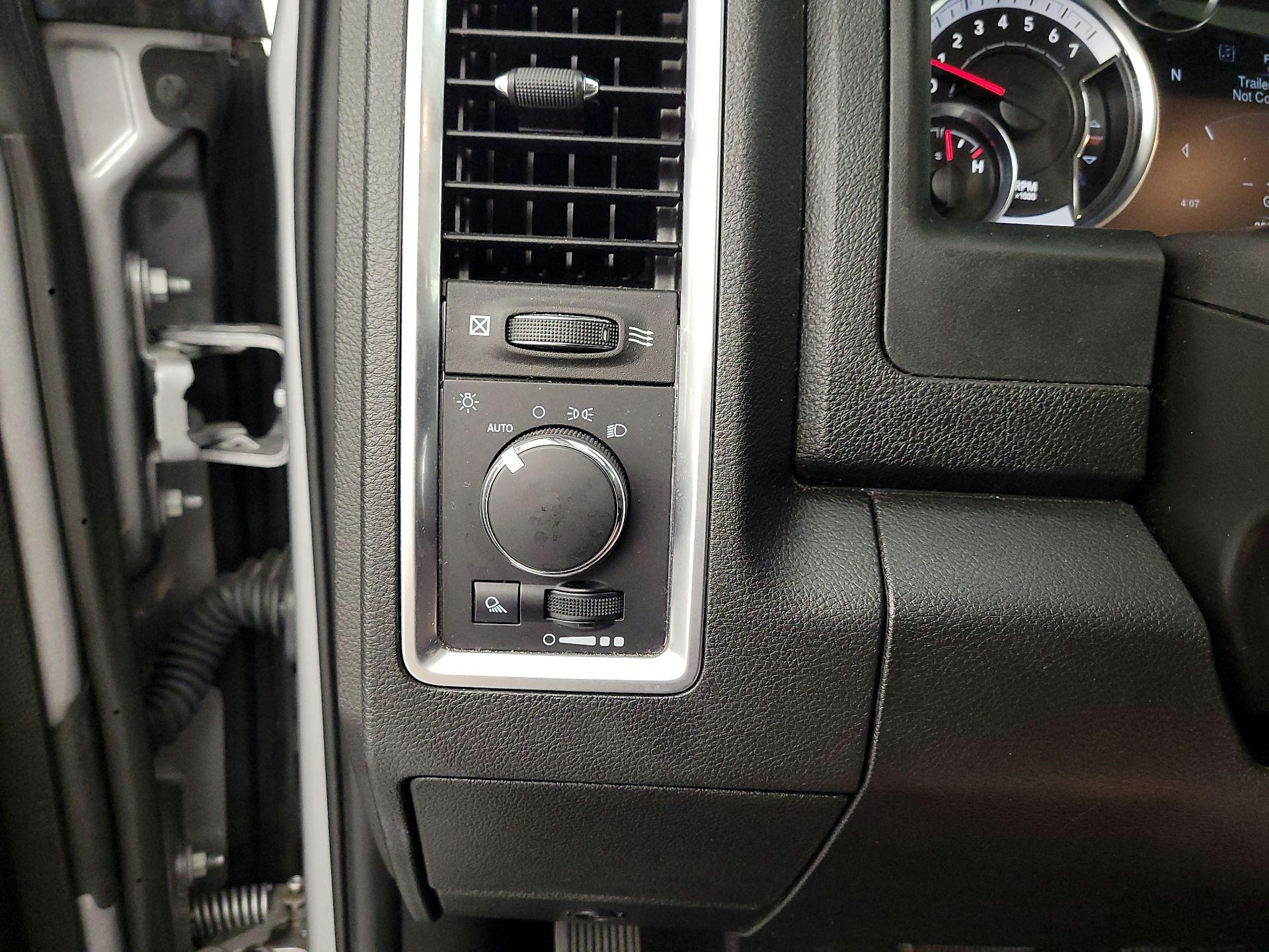 Thumbnail: 2023 RAM 1500 Classic - 13