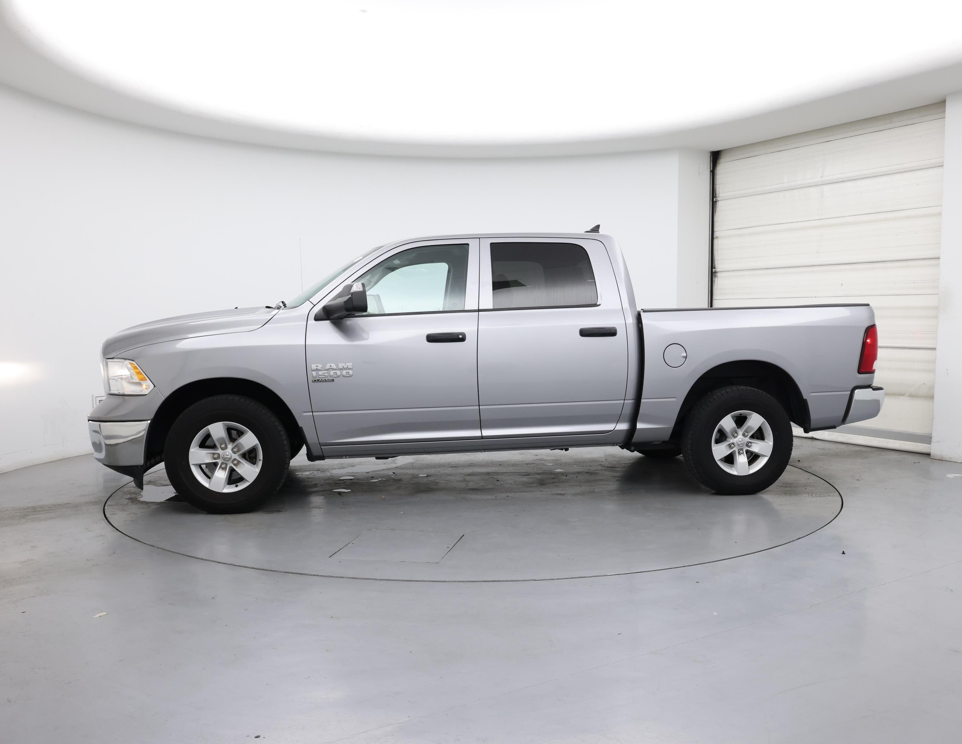 Thumbnail: 2023 RAM 1500 Classic - 3