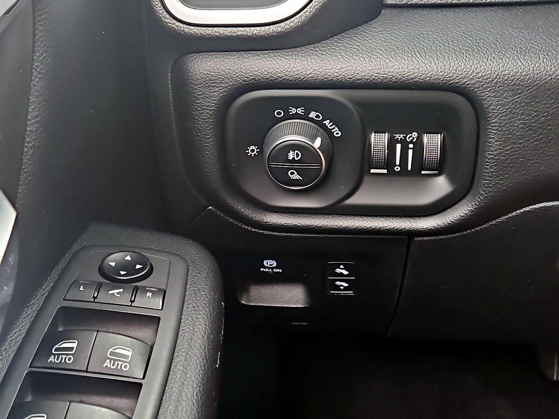 Thumbnail: 2019 RAM 1500 - 13