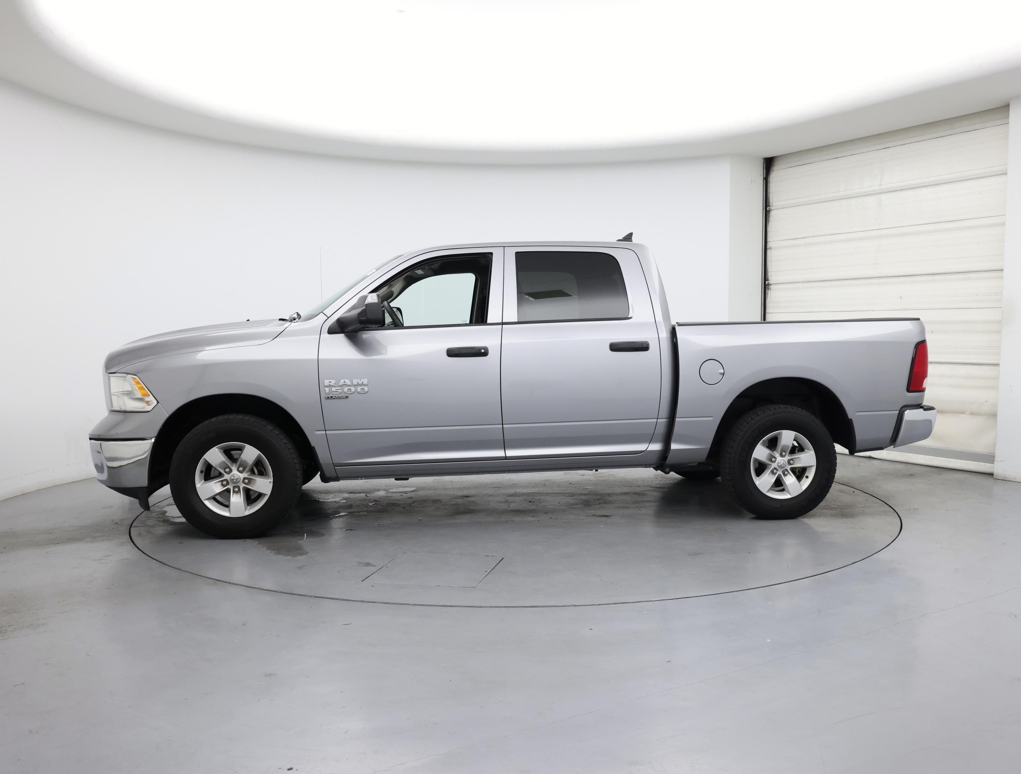 Thumbnail: 2023 RAM 1500 Classic - 3