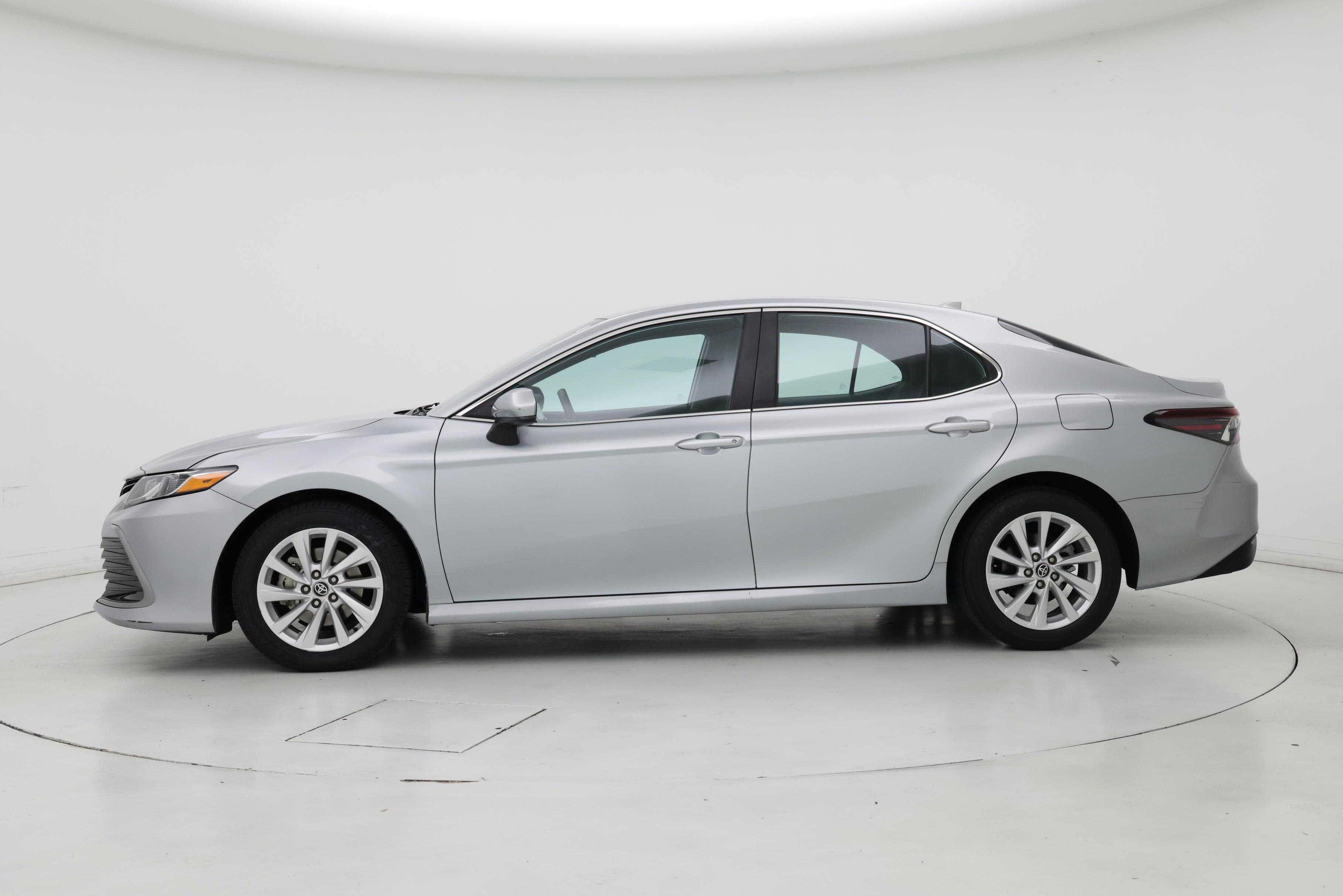 Thumbnail: 2022 Toyota Camry - 3