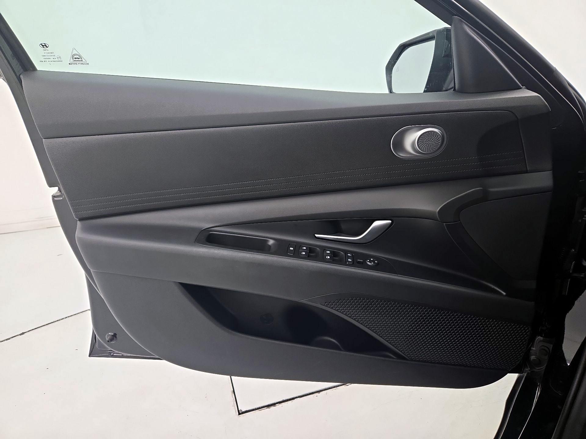Thumbnail: 2023 Hyundai Elantra - 12