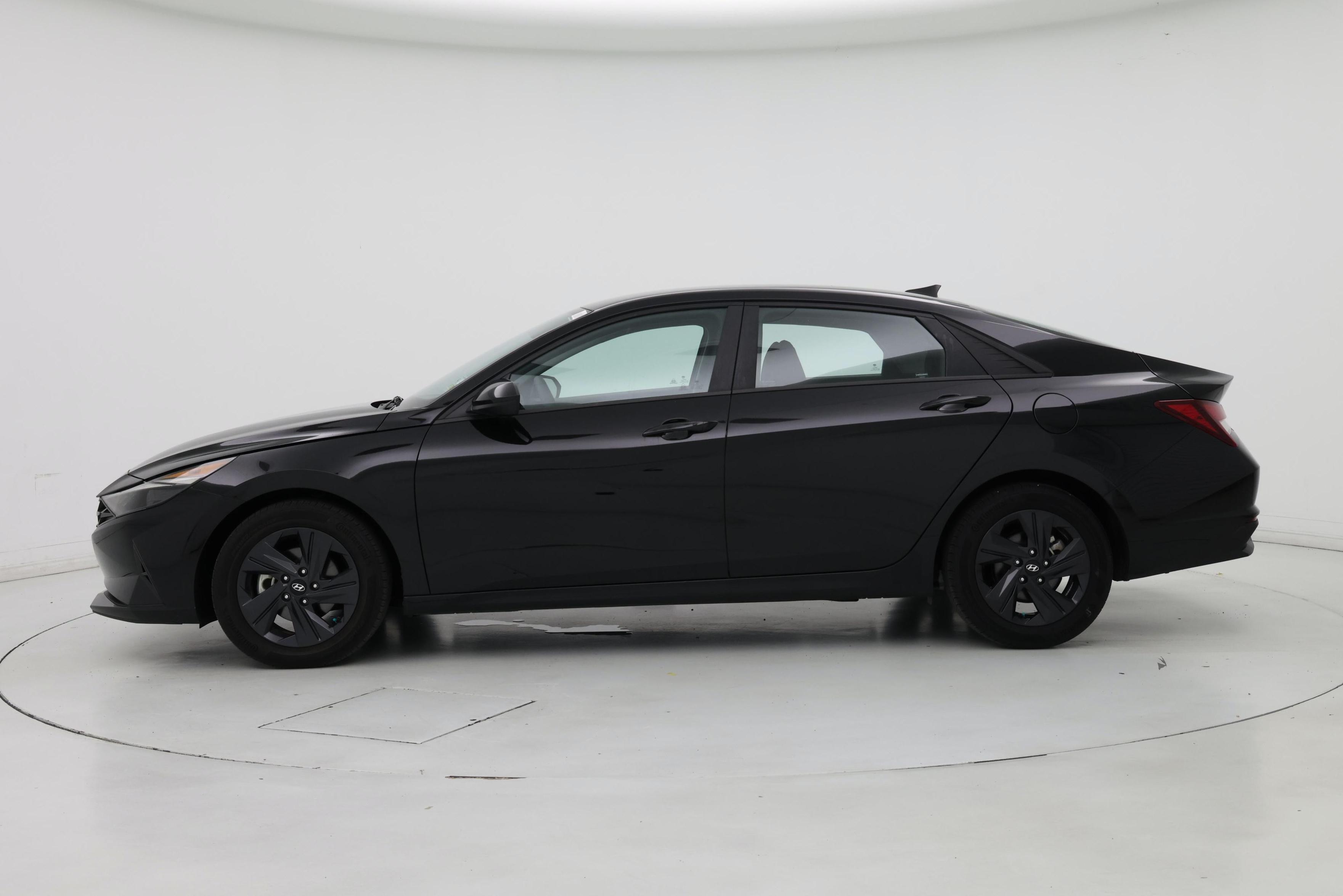 Thumbnail: 2023 Hyundai Elantra - 3