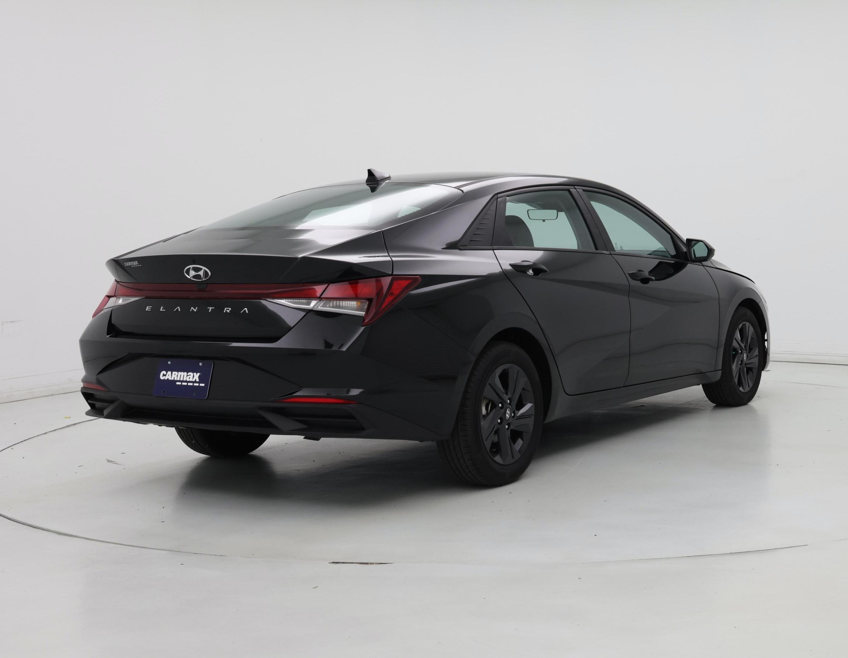 Thumbnail: 2023 Hyundai Elantra - 8