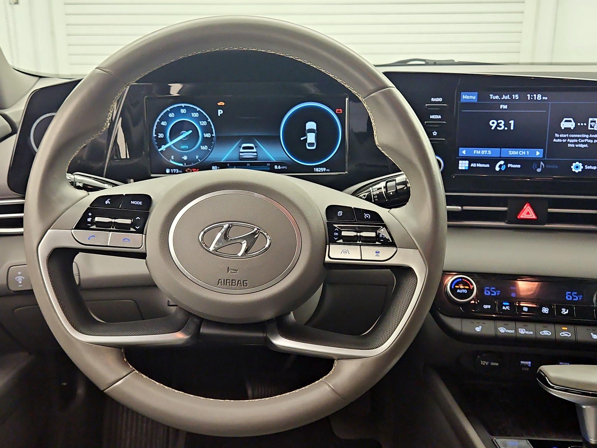 Thumbnail: 2022 Hyundai Elantra - 10