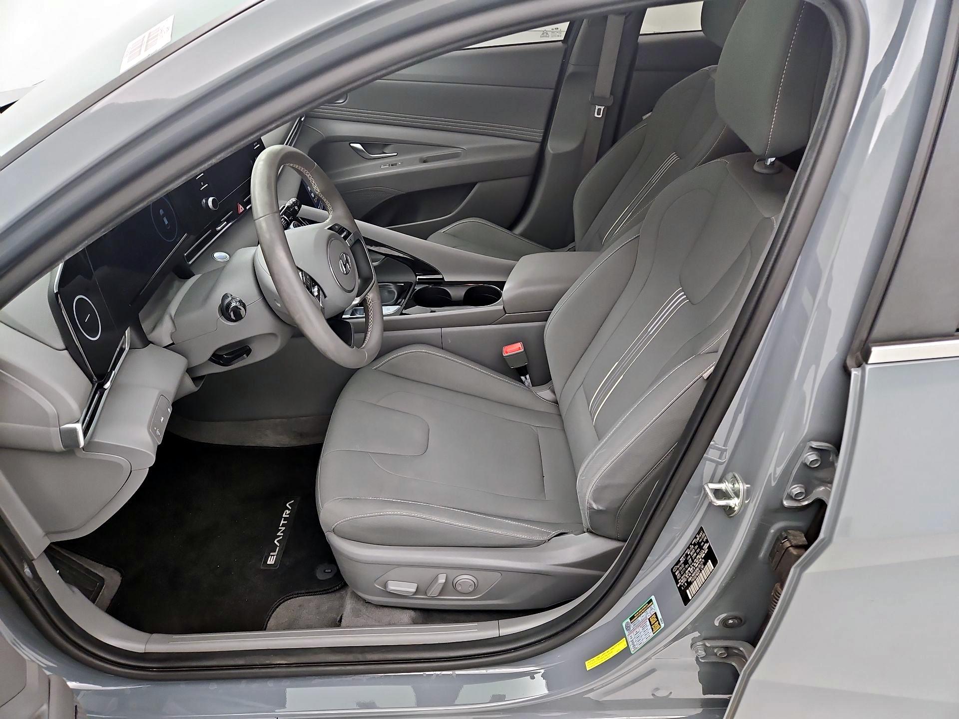 Thumbnail: 2022 Hyundai Elantra - 11