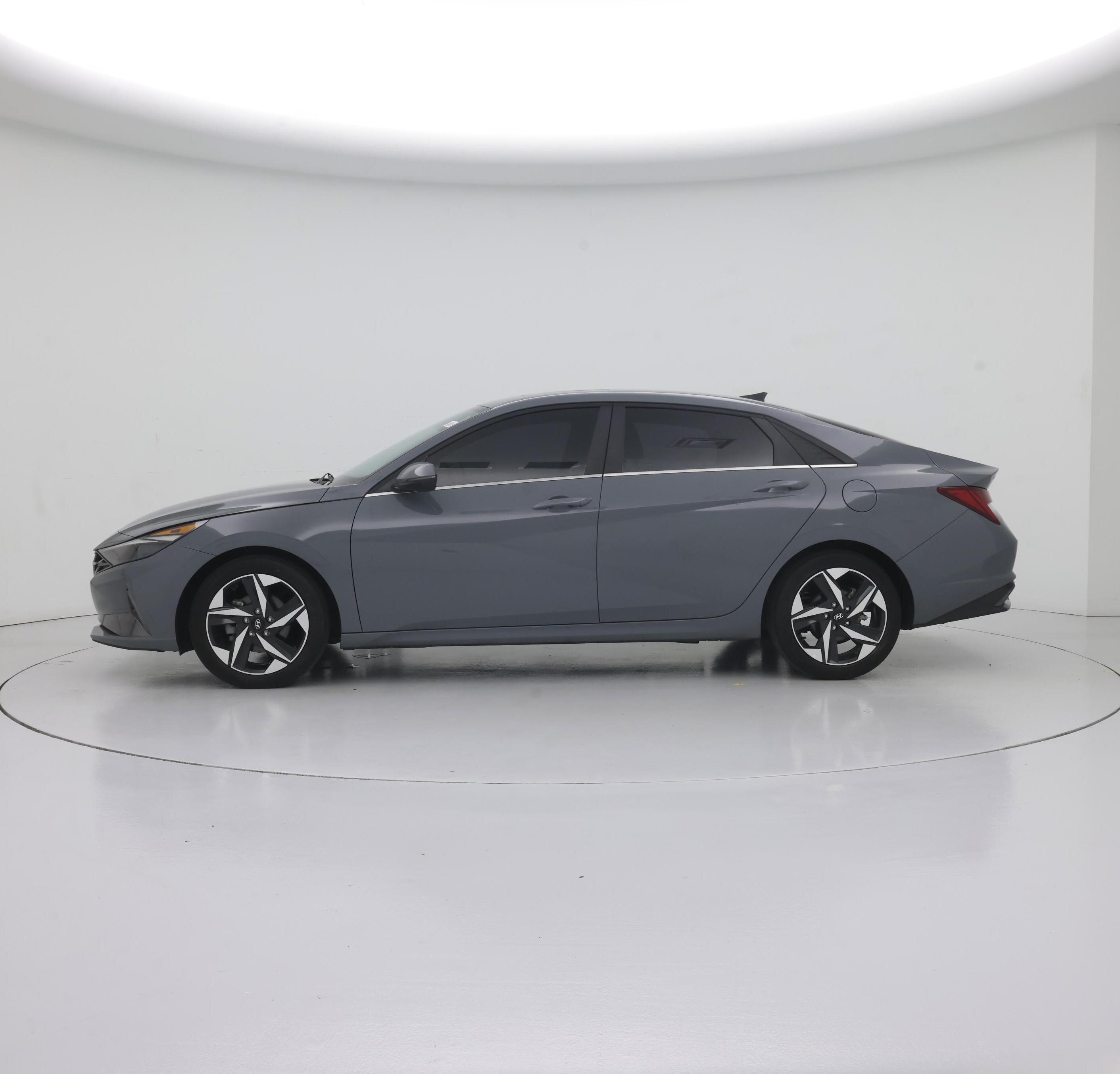 Thumbnail: 2022 Hyundai Elantra - 3