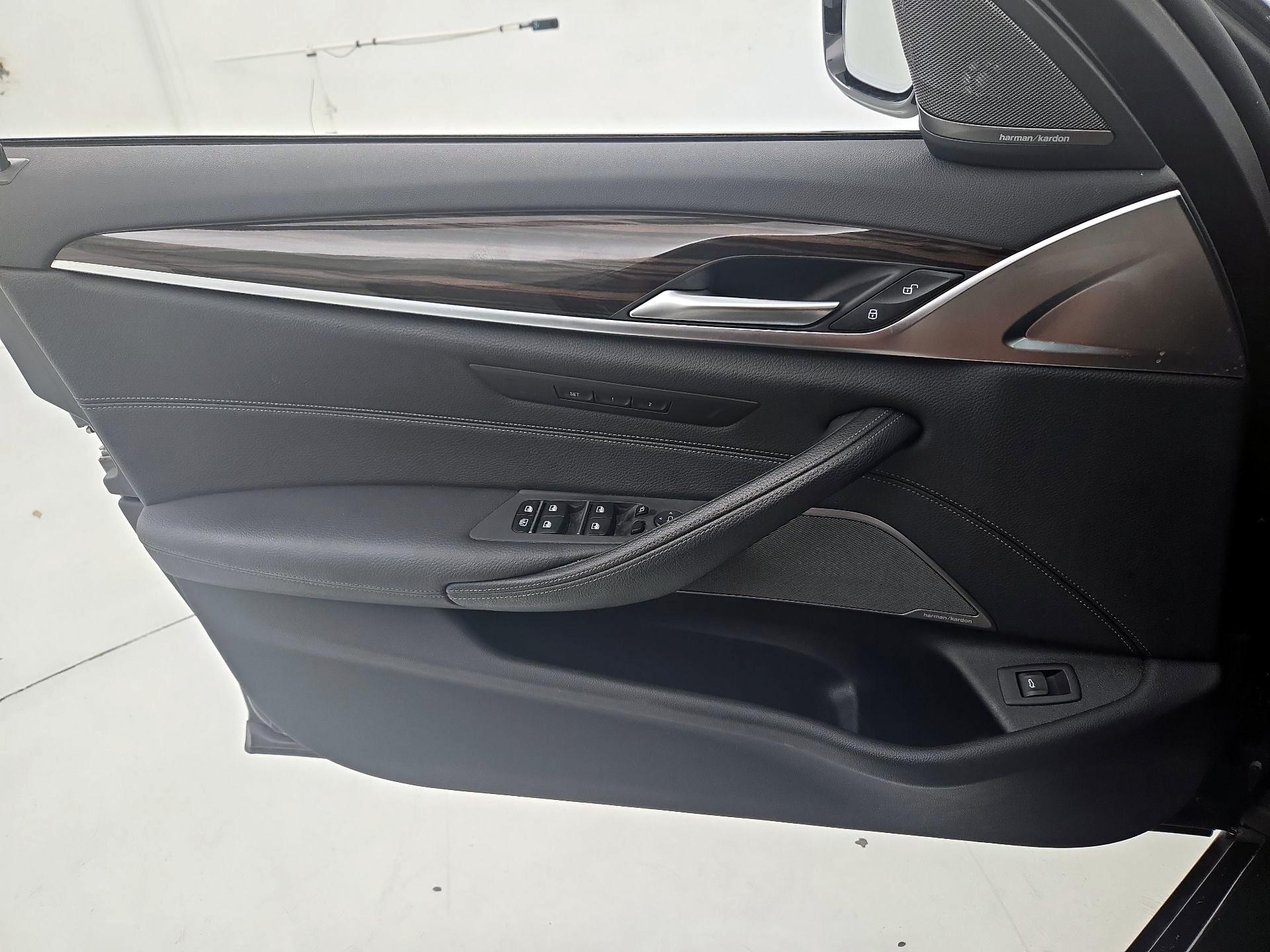 Thumbnail: 2022 BMW 5 Series - 12