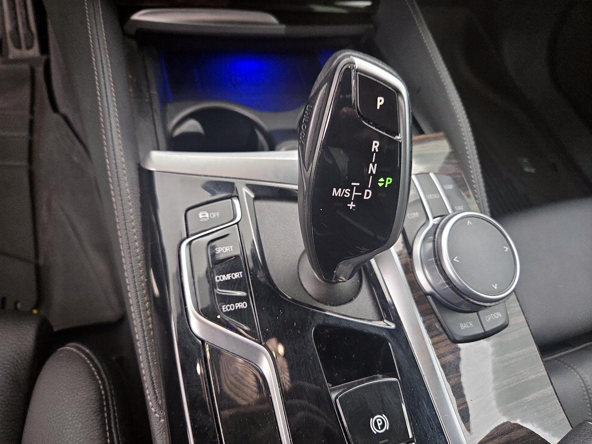 Thumbnail: 2022 BMW 5 Series - 18