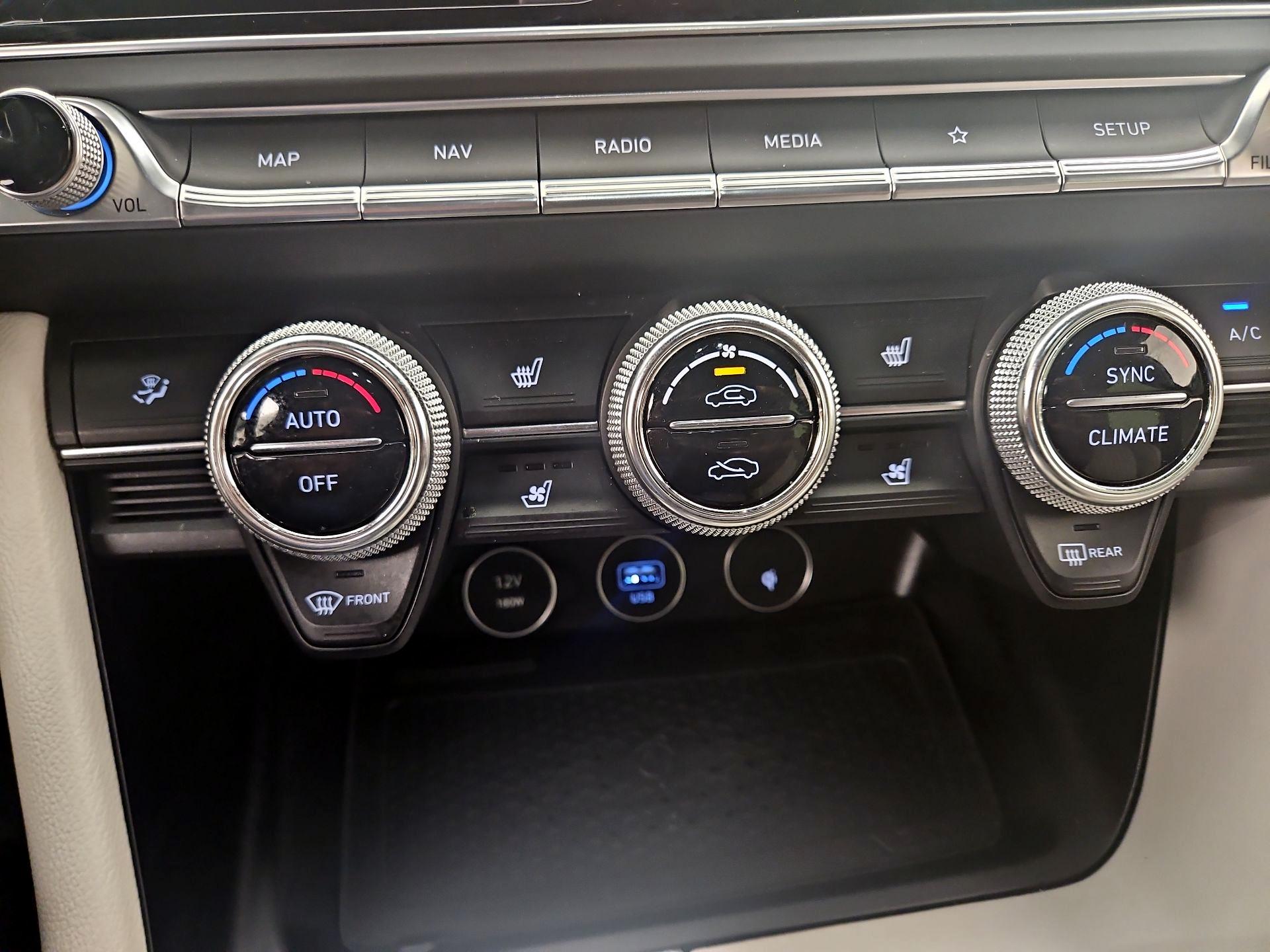 Thumbnail: 2023 Genesis G70 - 17