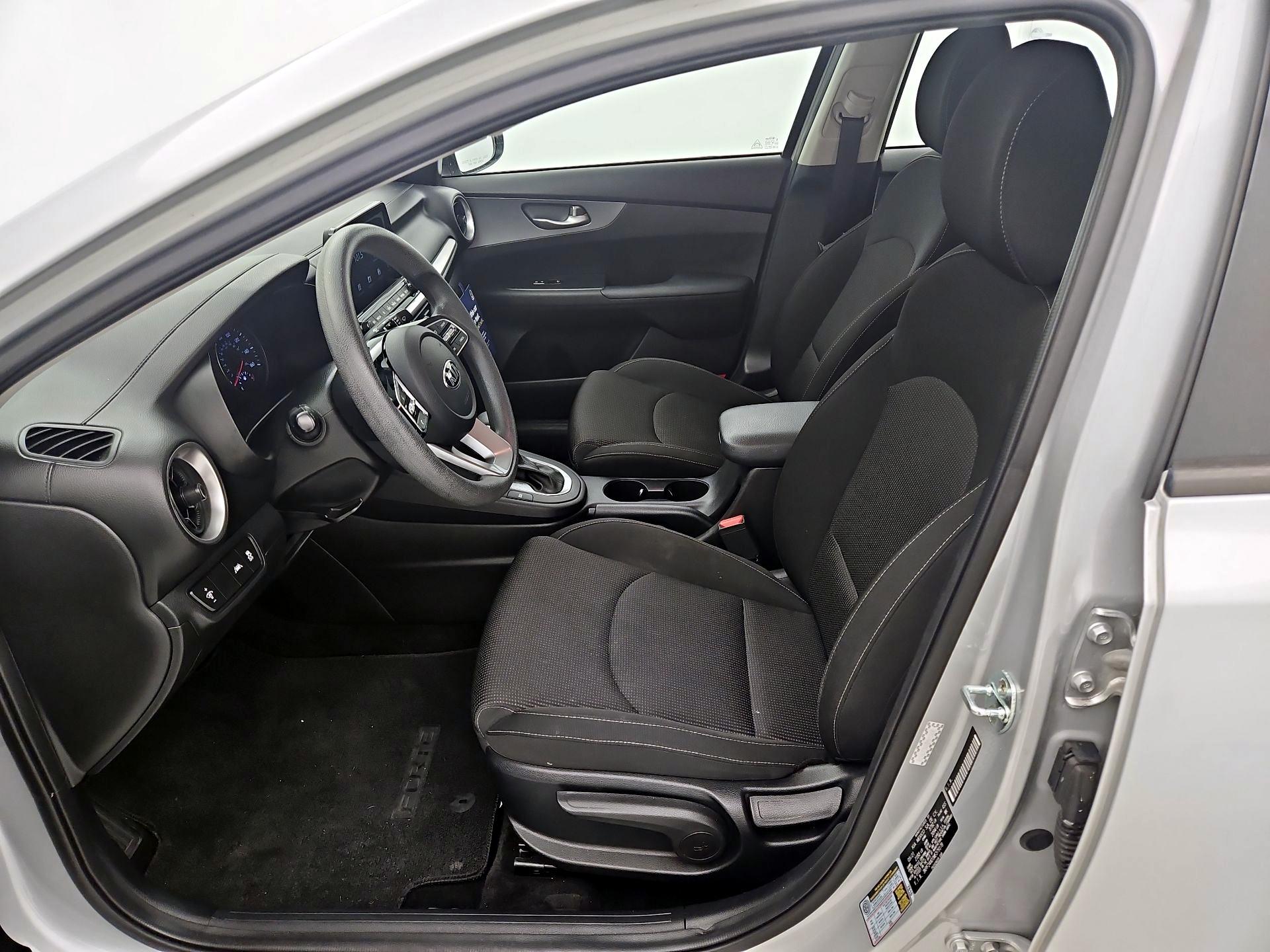 Thumbnail: 2021 Kia Forte - 11