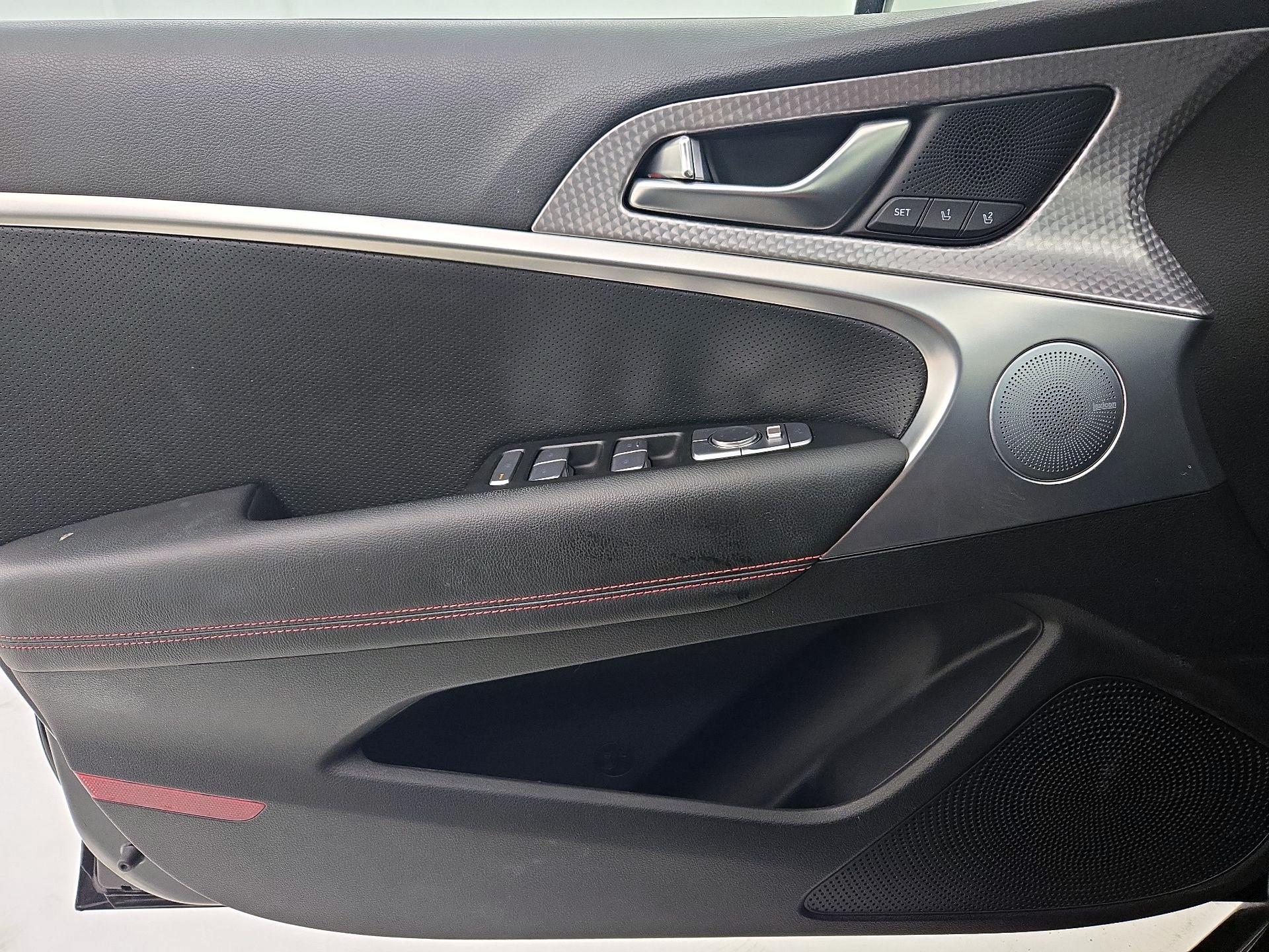 Thumbnail: 2023 Genesis G70 - 12