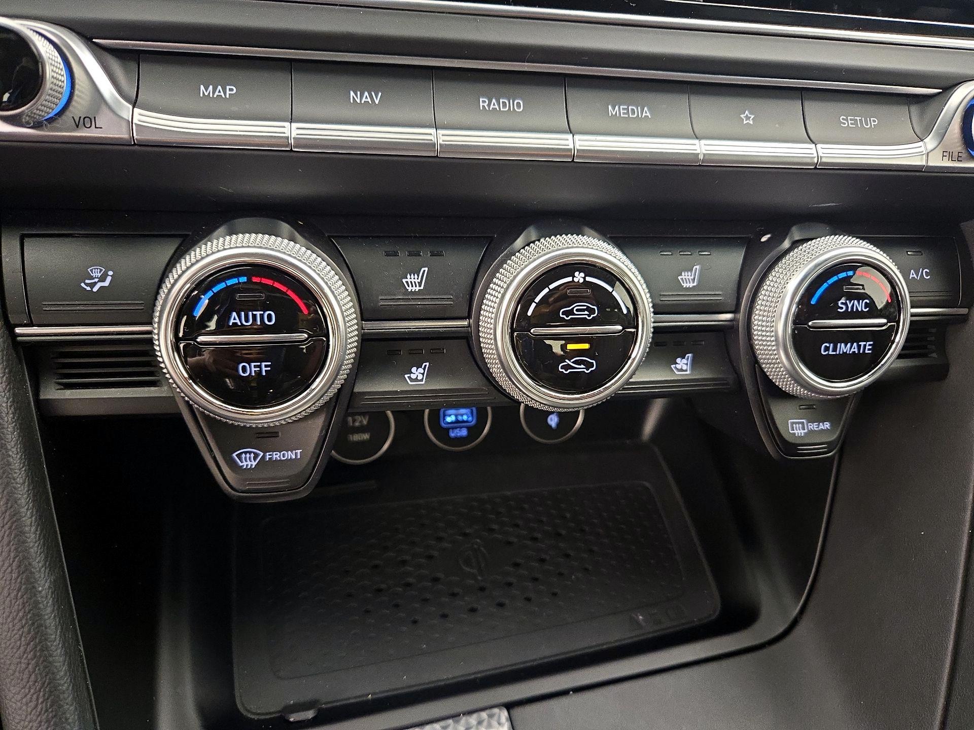 Thumbnail: 2023 Genesis G70 - 17