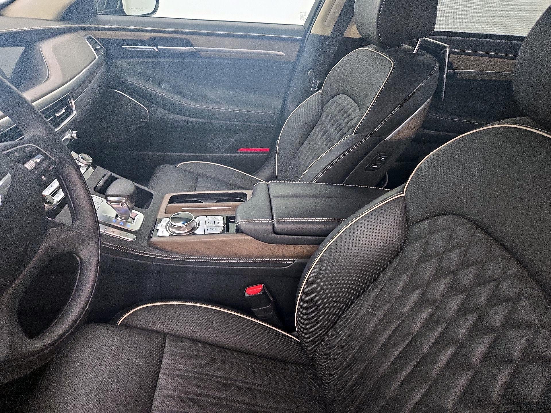 Thumbnail: 2022 Genesis G90 - 11