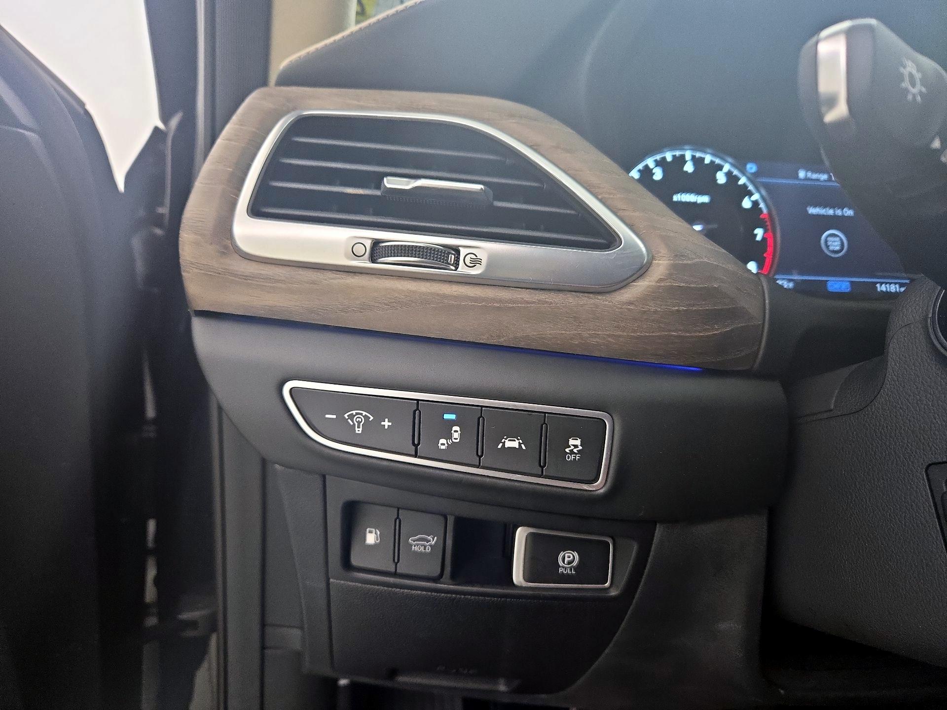 Thumbnail: 2022 Genesis G90 - 13