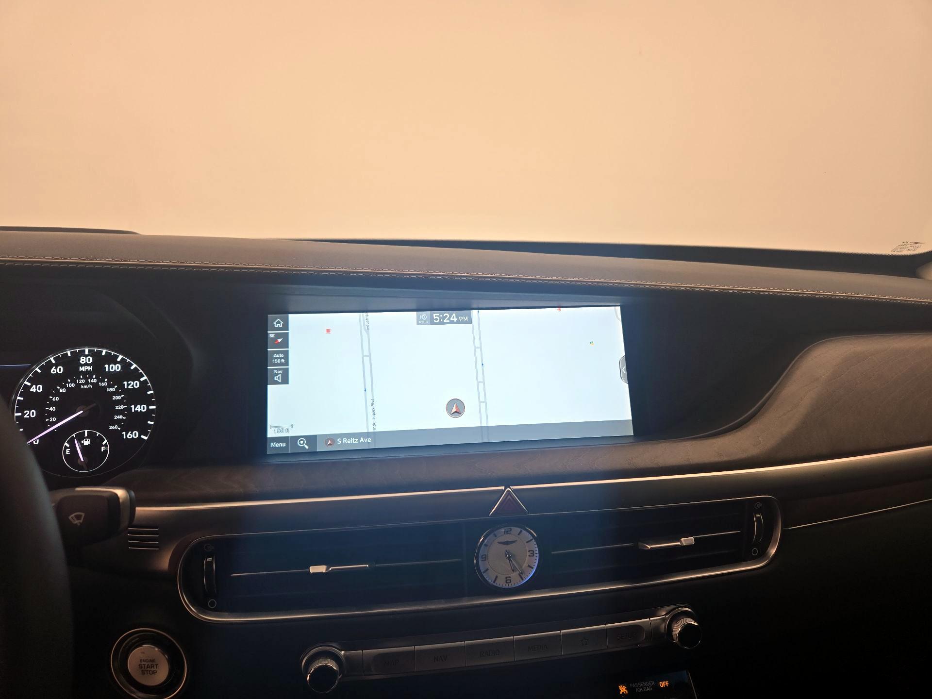 Thumbnail: 2022 Genesis G90 - 14