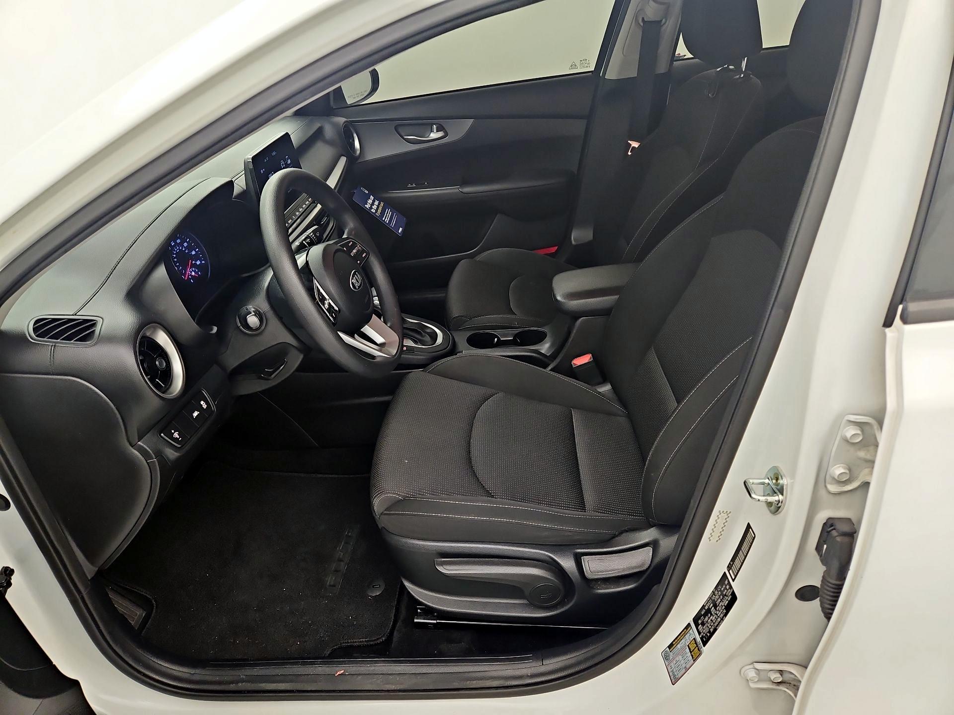 Thumbnail: 2021 Kia Forte - 11