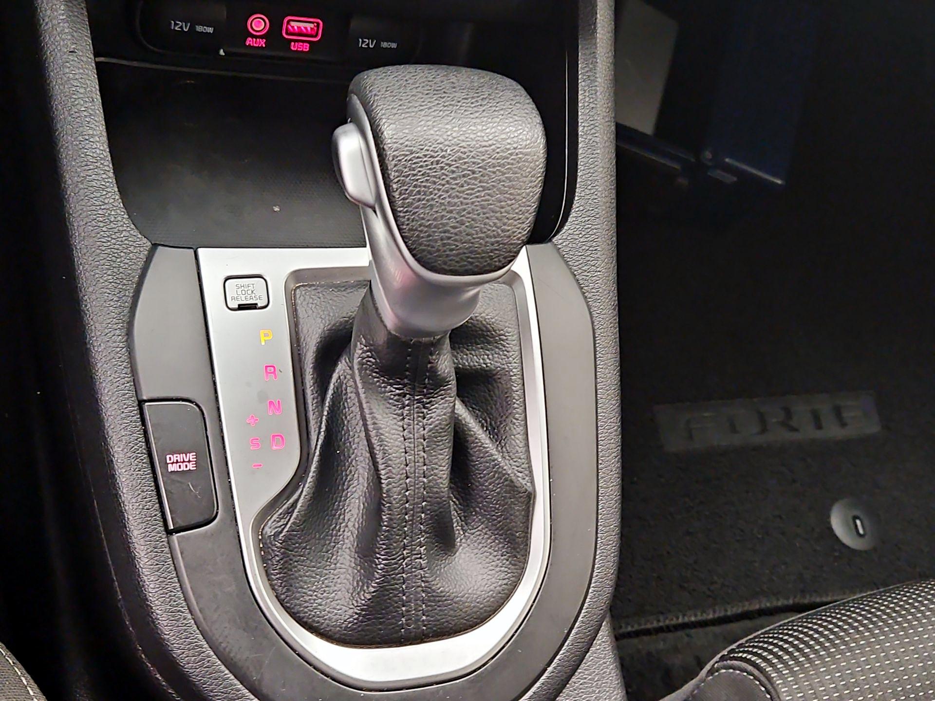 Thumbnail: 2021 Kia Forte - 17