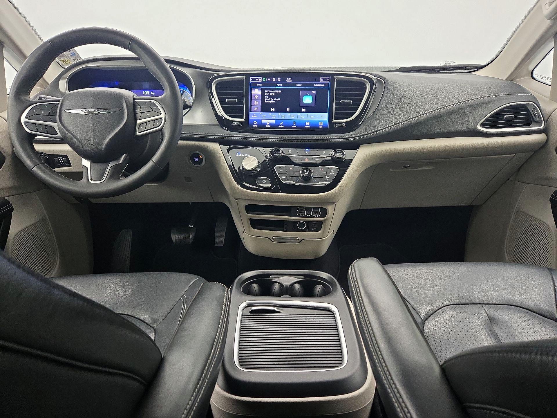 Thumbnail: 2022 Chrysler Pacifica - 9