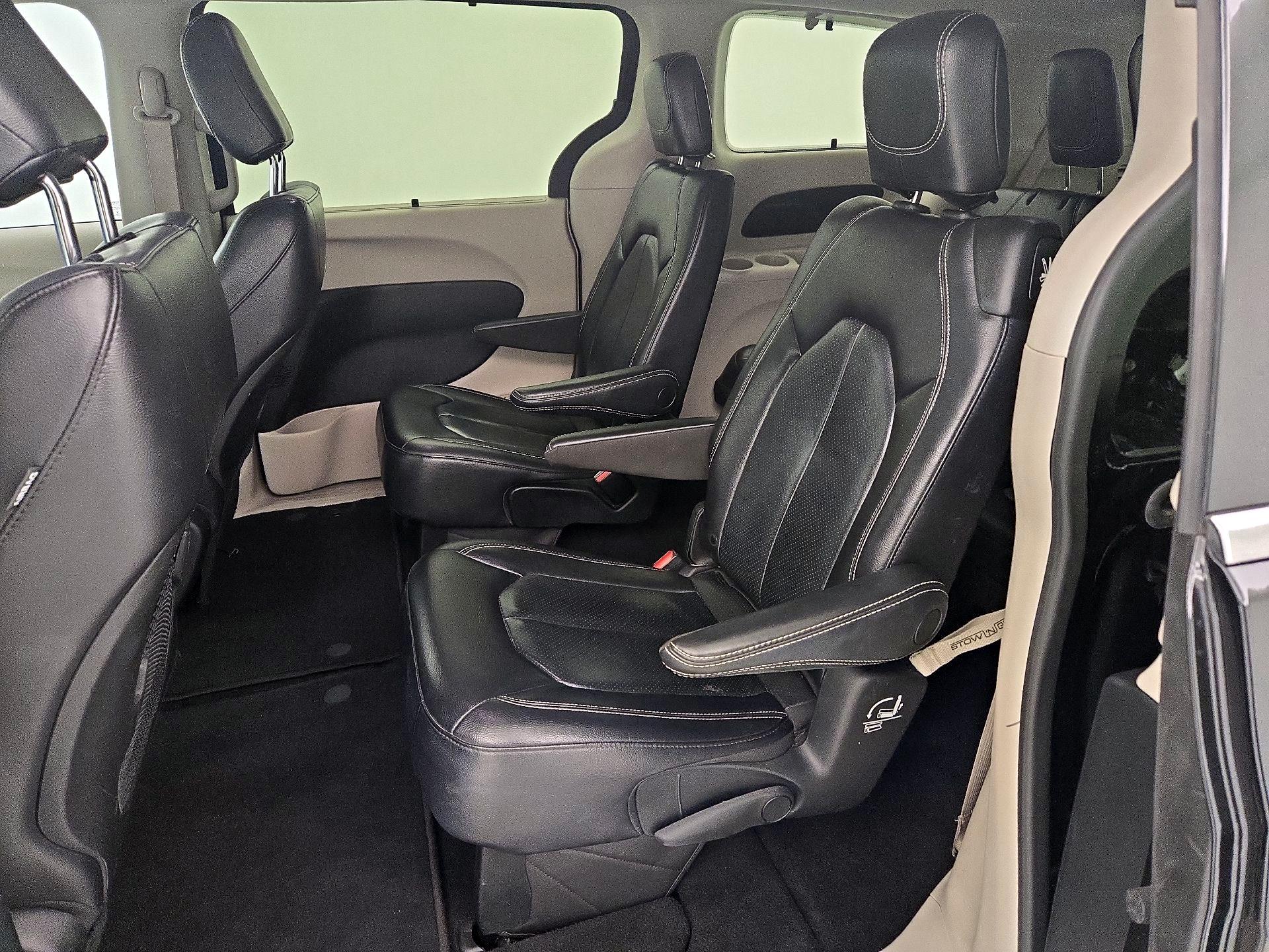 Thumbnail: 2022 Chrysler Pacifica - 19