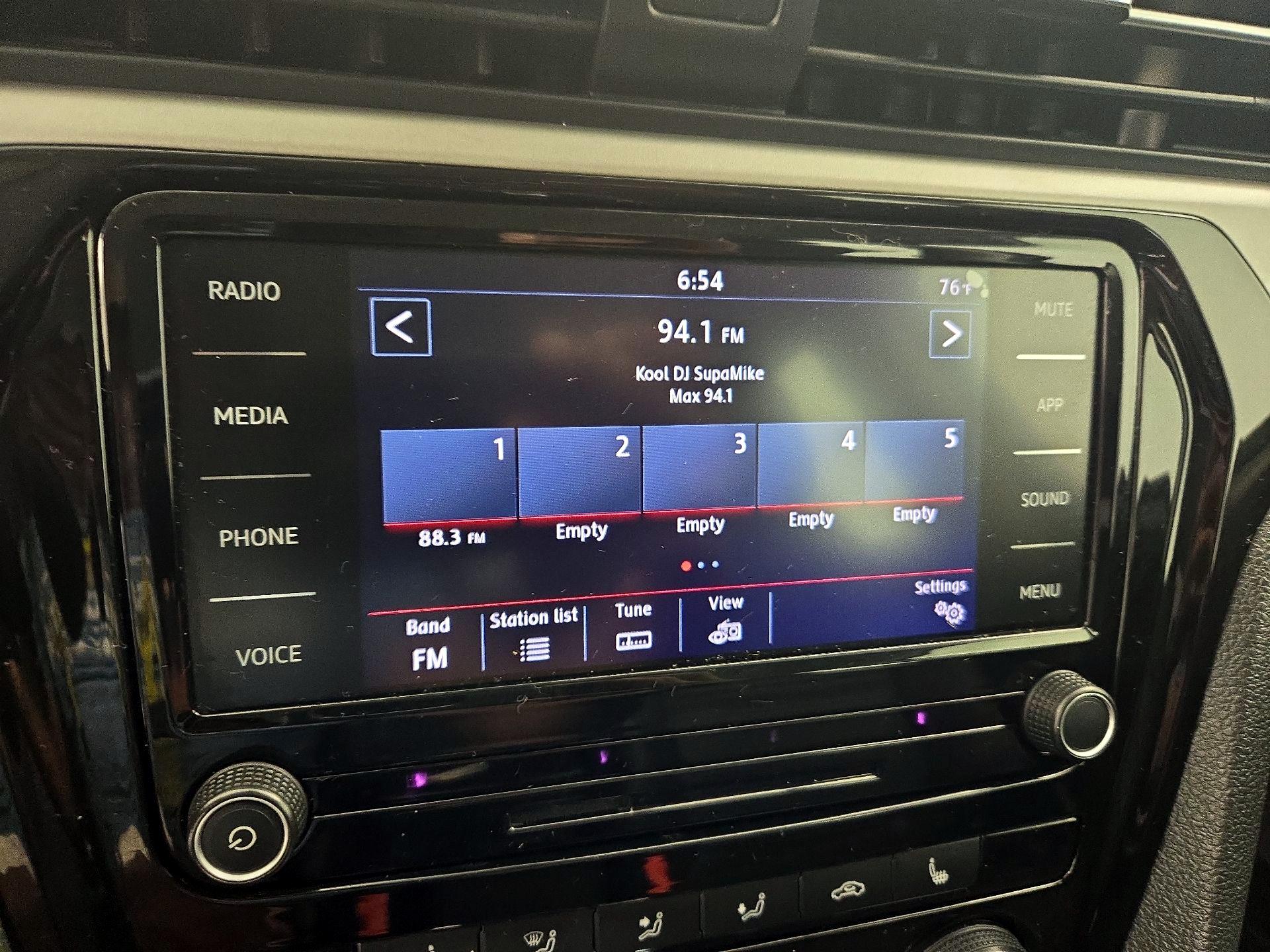 Thumbnail: 2020 Volkswagen Passat - 15