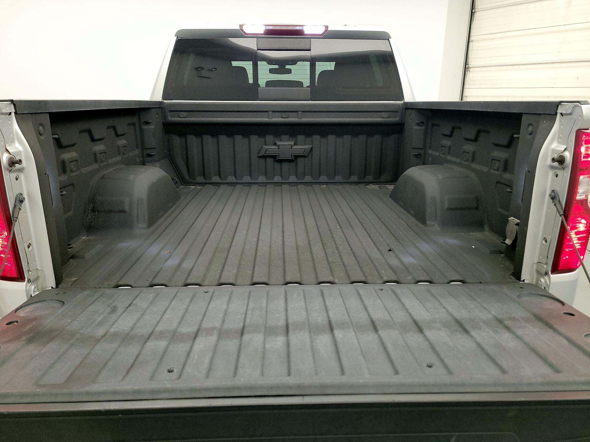 Thumbnail: 2021 Chevrolet Silverado 1500 - 16