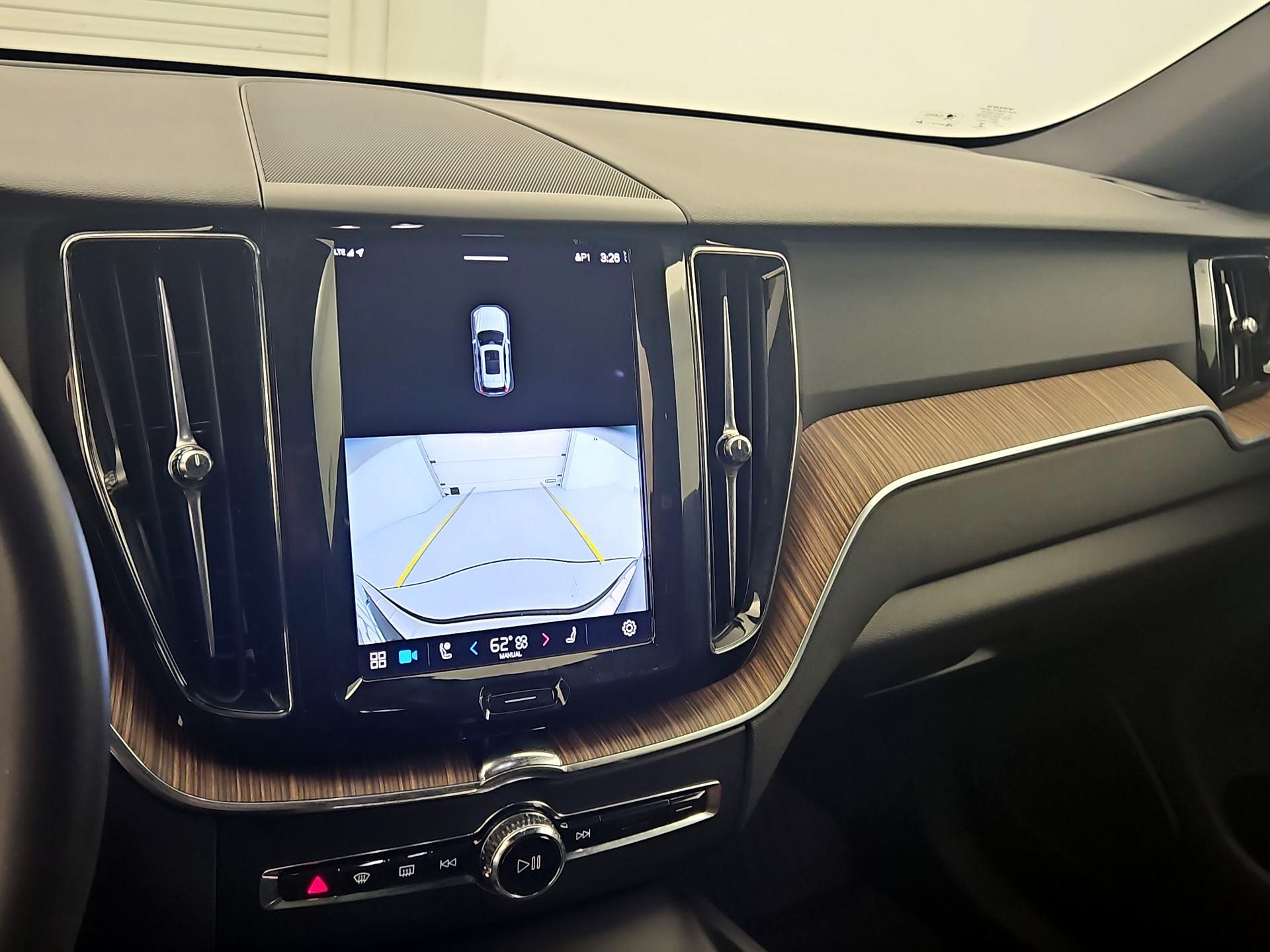 Thumbnail: 2023 Volvo XC60 - 14
