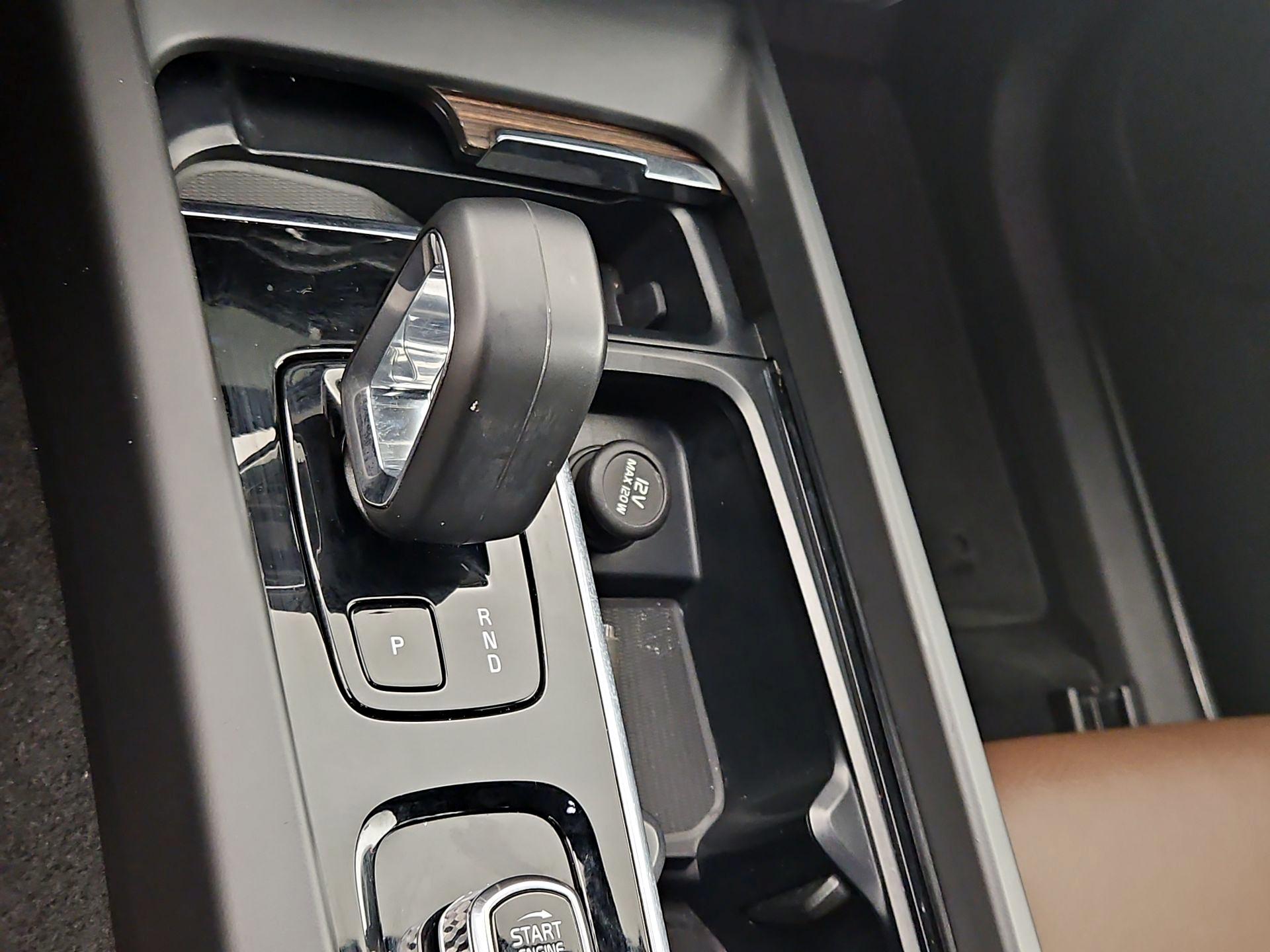 Thumbnail: 2023 Volvo XC60 - 17