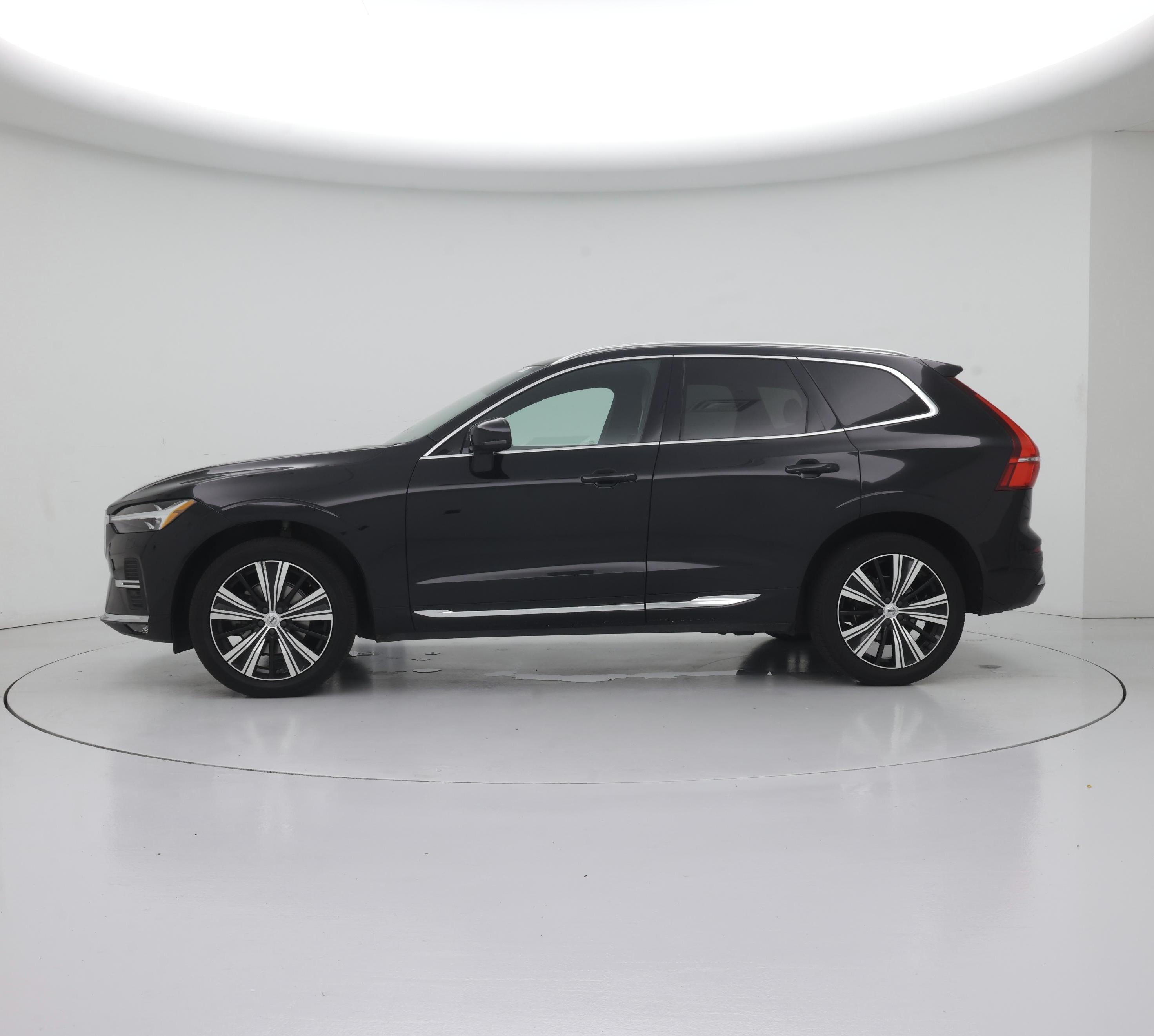 Thumbnail: 2023 Volvo XC60 - 3