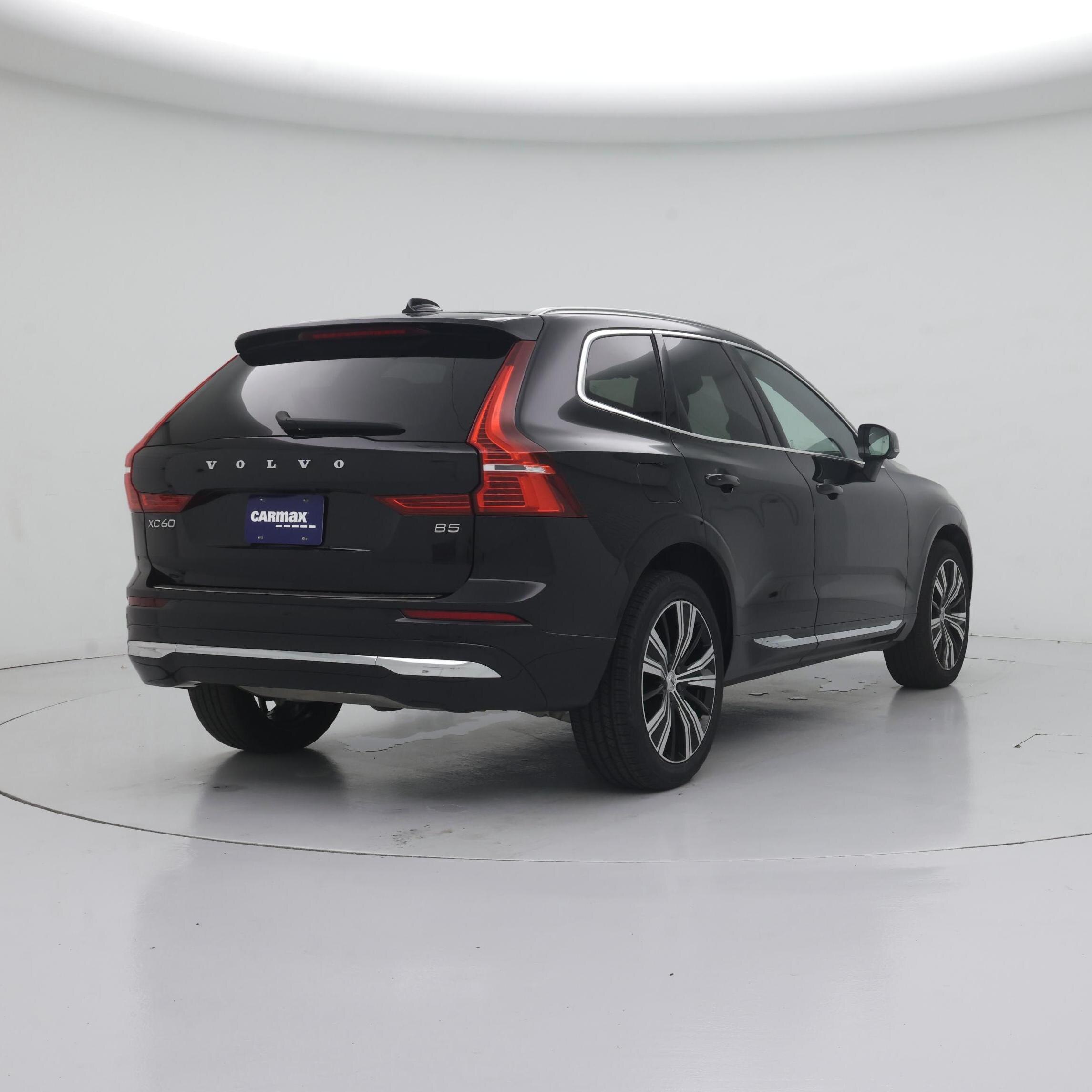 Thumbnail: 2023 Volvo XC60 - 8