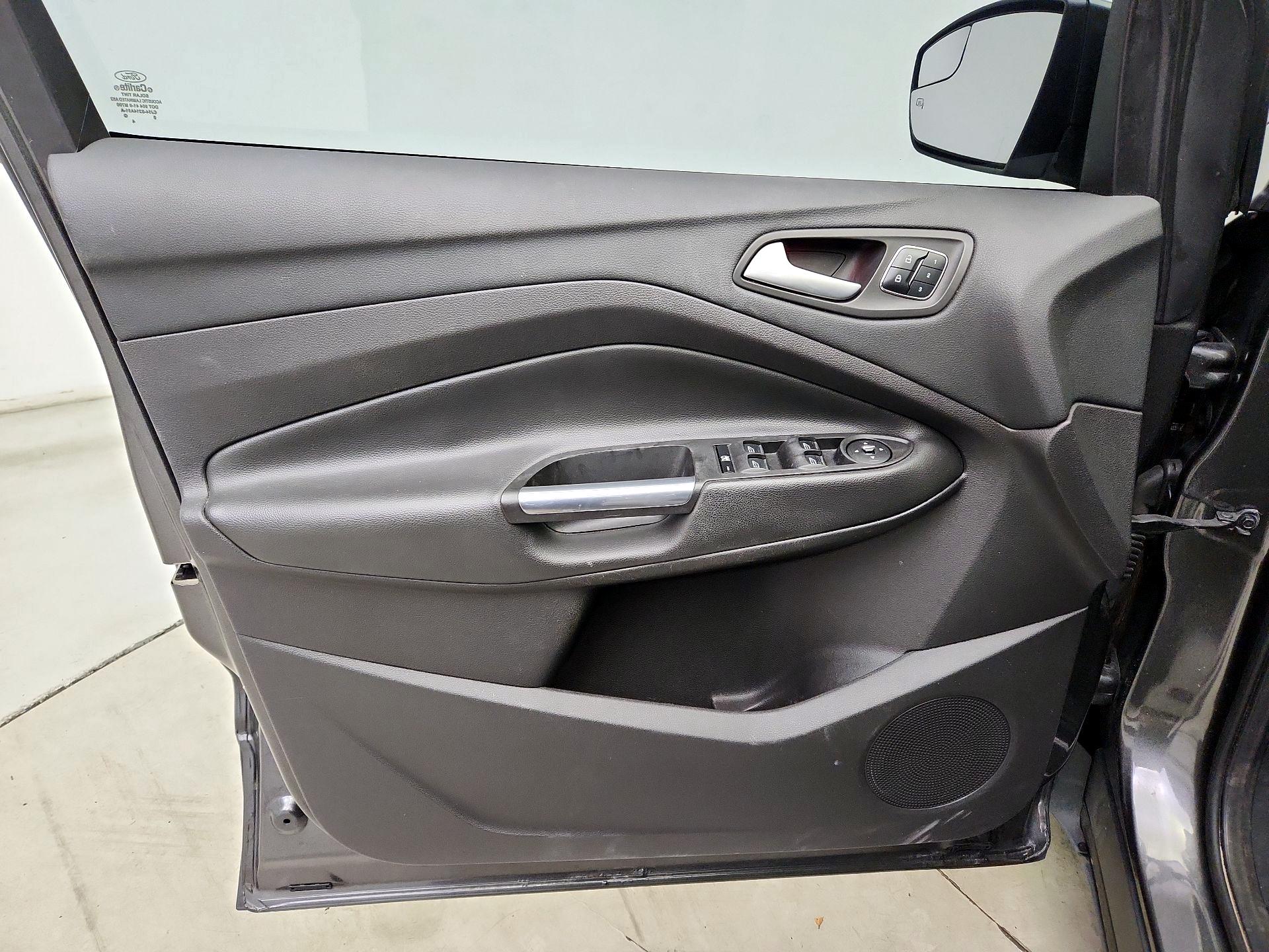 Thumbnail: 2016 Ford Escape - 12