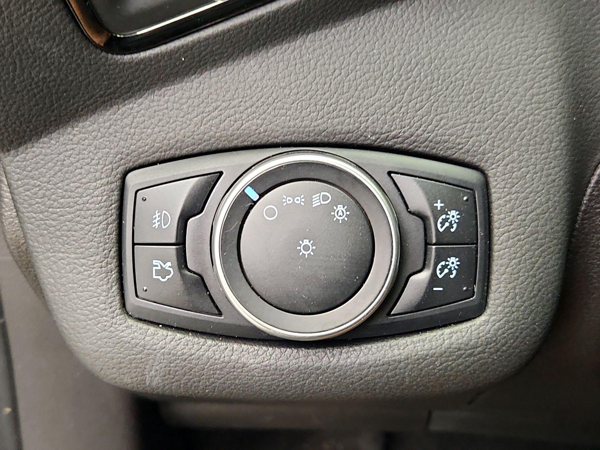 Thumbnail: 2016 Ford Escape - 13