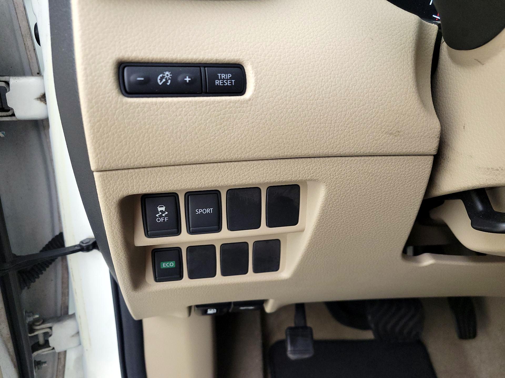 Thumbnail: 2015 Nissan Rogue - 13