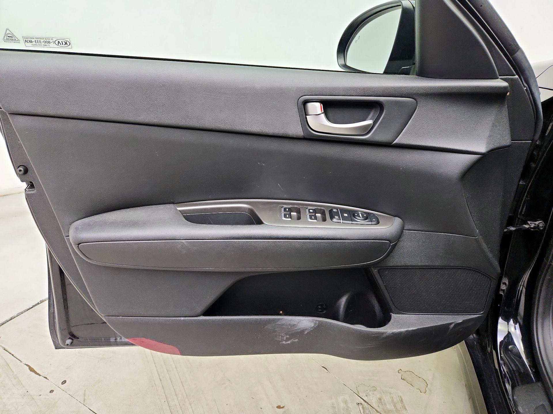 Thumbnail: 2020 Kia Optima - 12