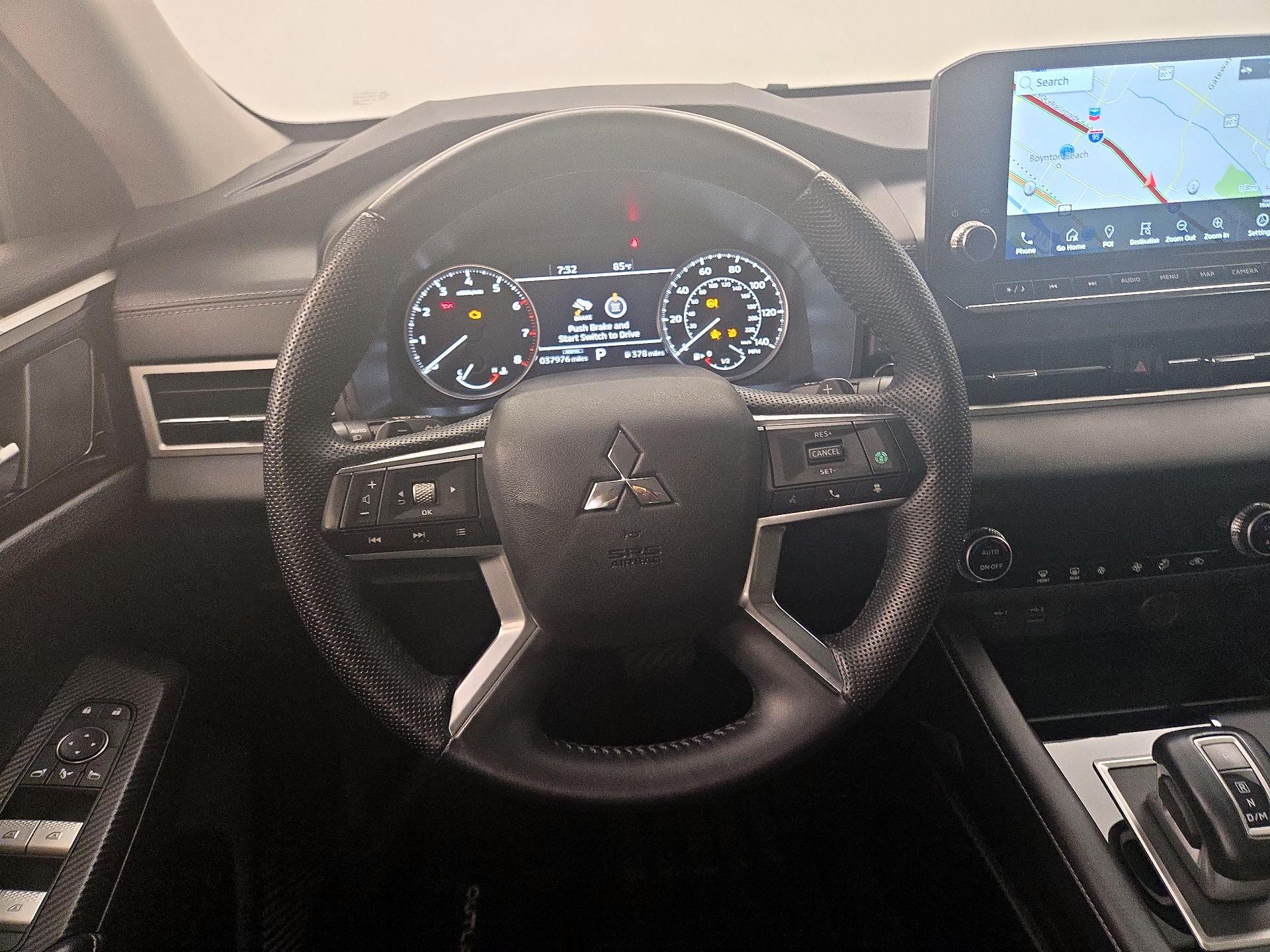Thumbnail: 2023 Mitsubishi Outlander - 10