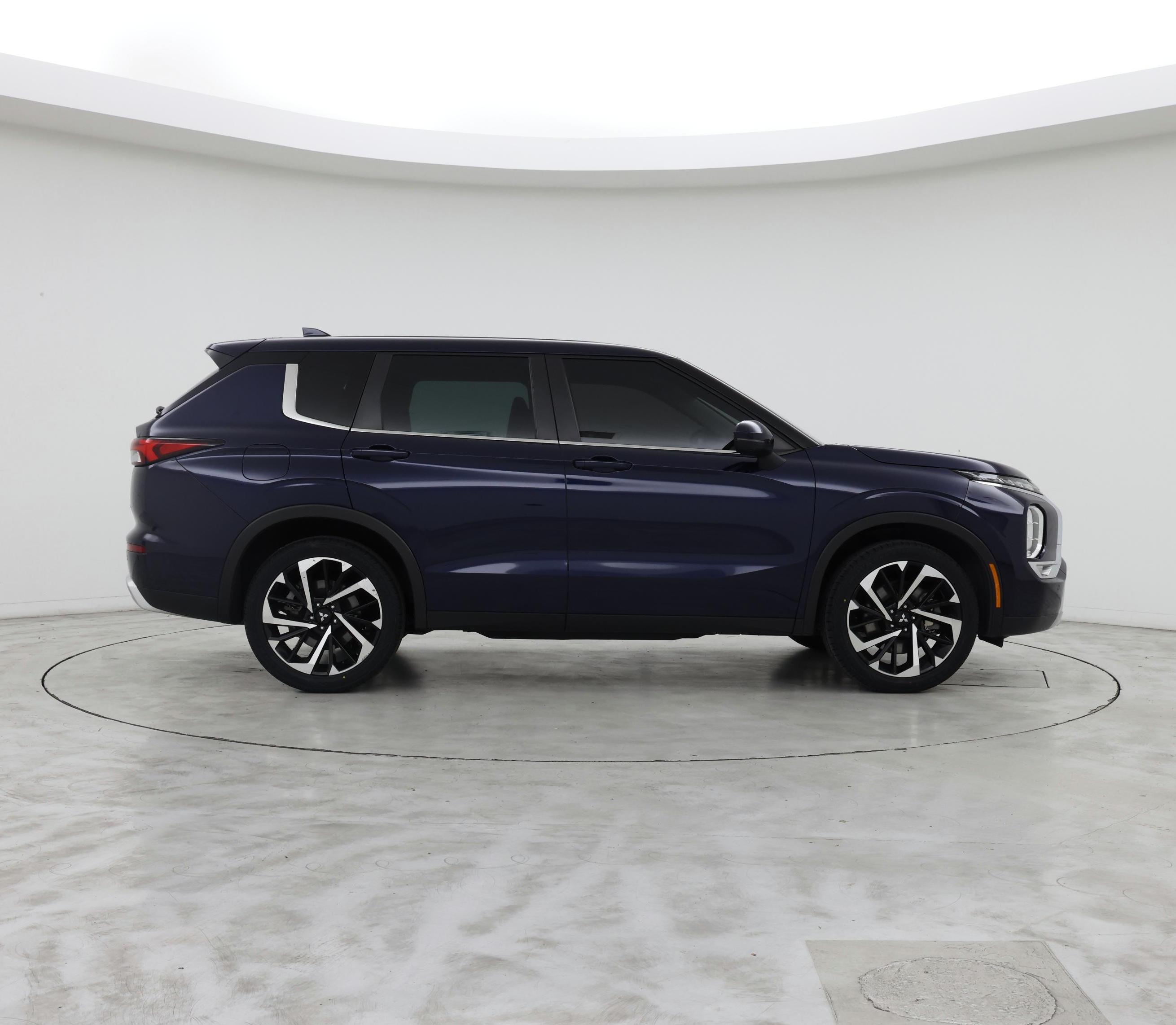 Thumbnail: 2023 Mitsubishi Outlander - 7