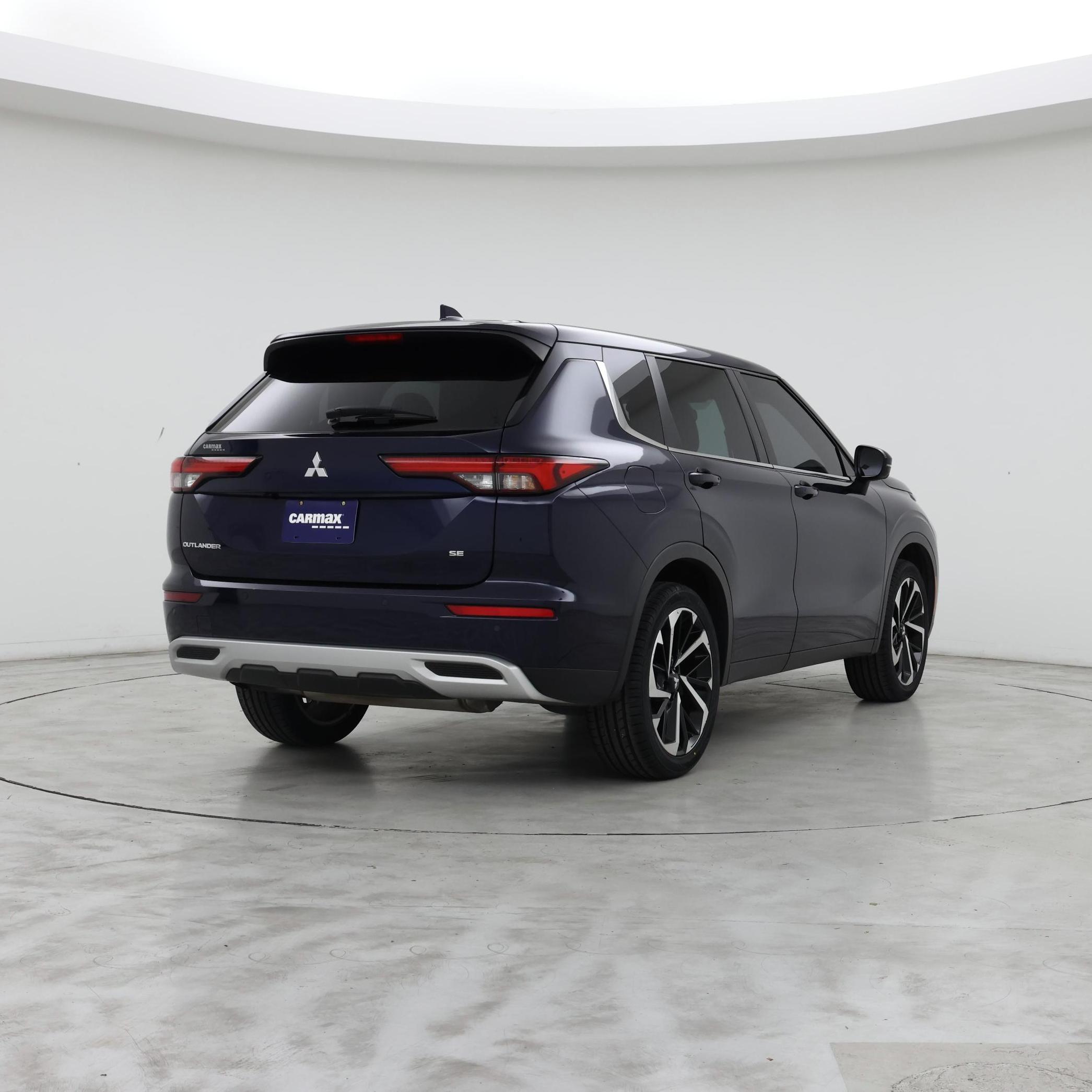 Thumbnail: 2023 Mitsubishi Outlander - 8