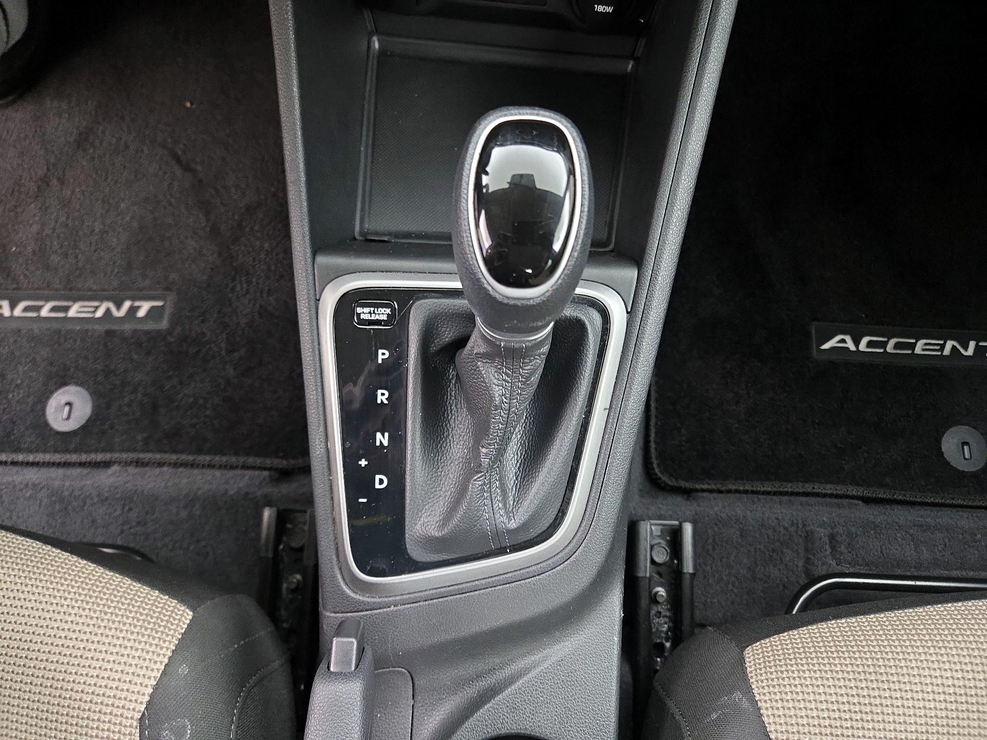 Thumbnail: 2022 Hyundai Accent - 17