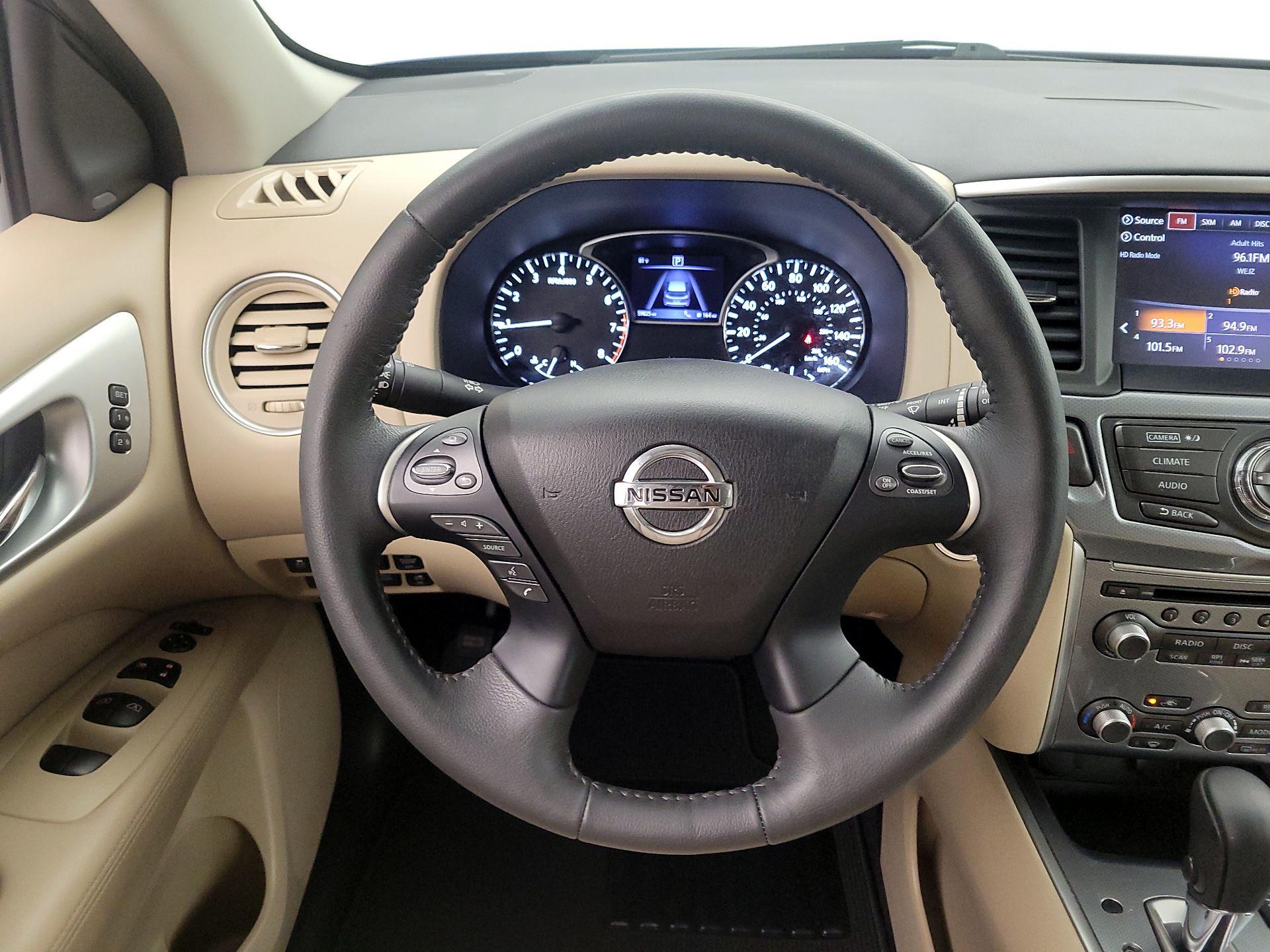 Thumbnail: 2017 Nissan Pathfinder - 10