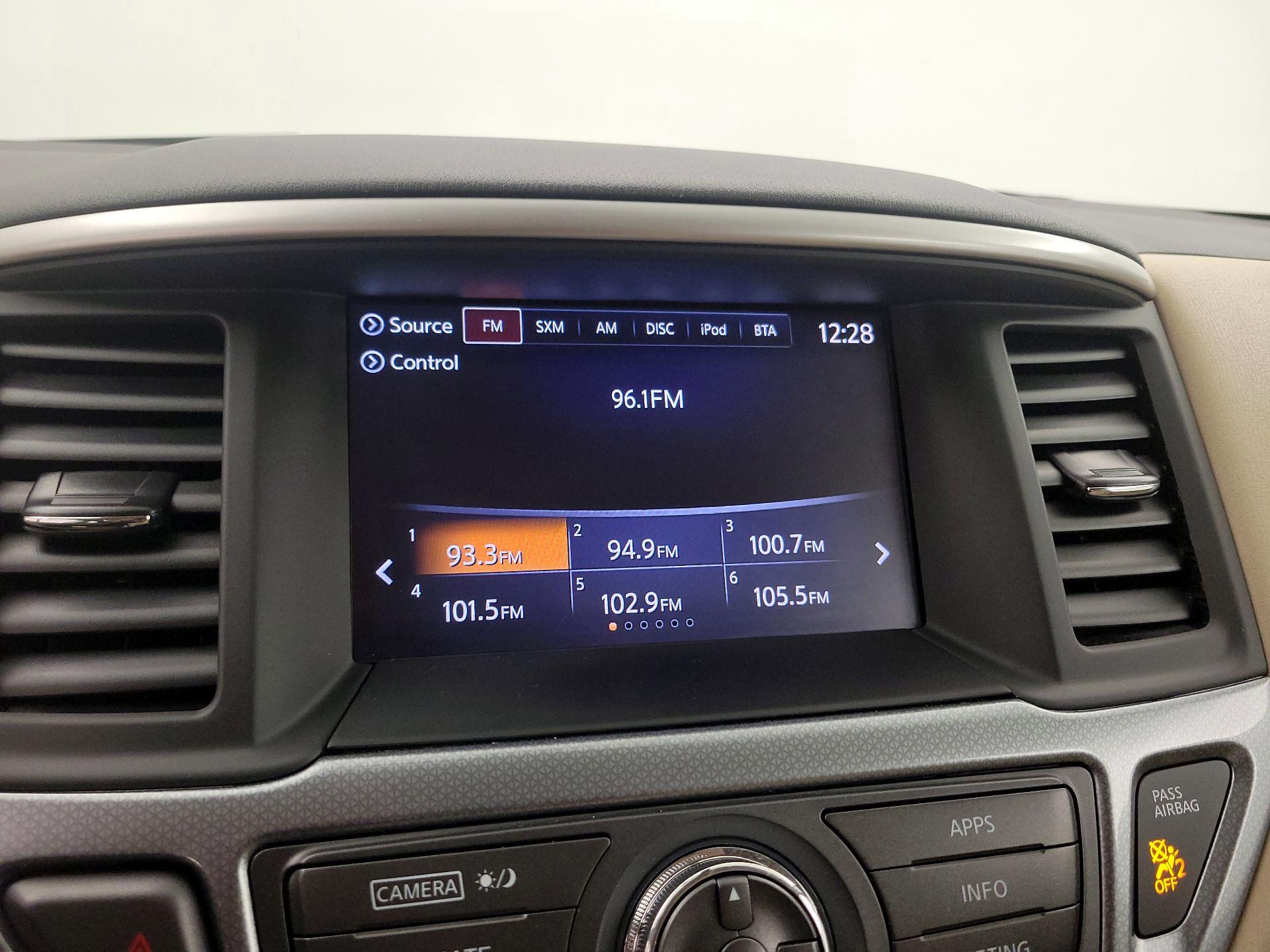 Thumbnail: 2017 Nissan Pathfinder - 15