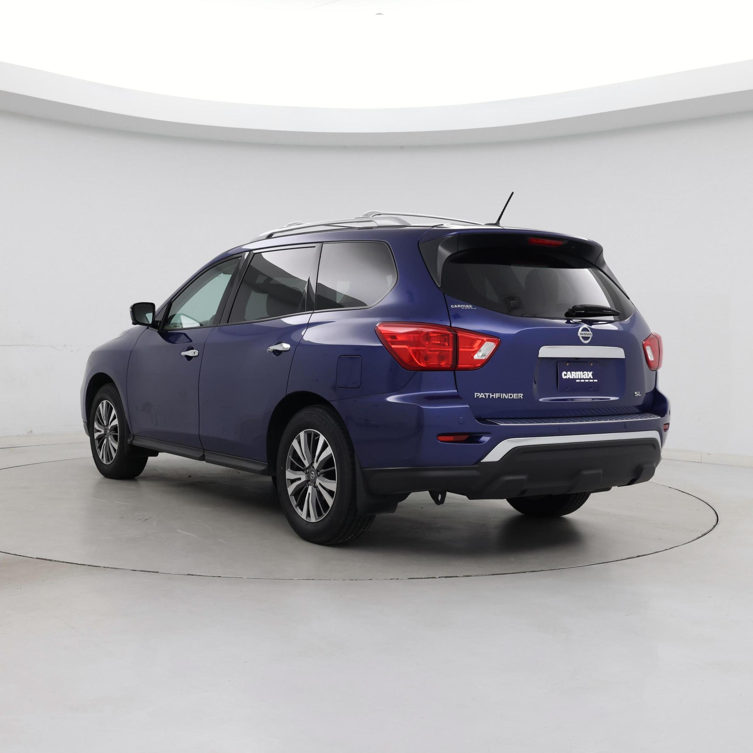 Thumbnail: 2017 Nissan Pathfinder - 2