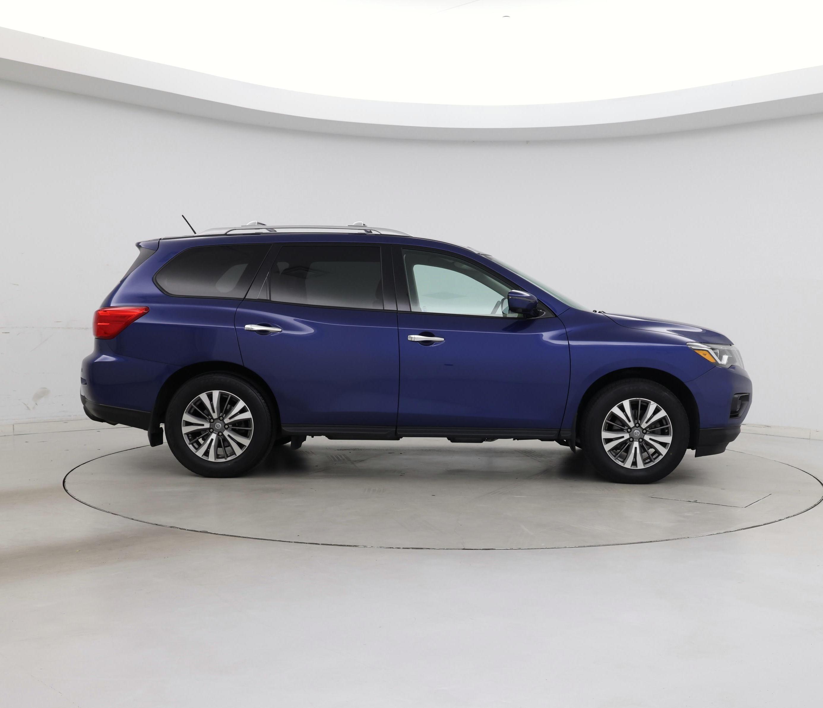 Thumbnail: 2017 Nissan Pathfinder - 7