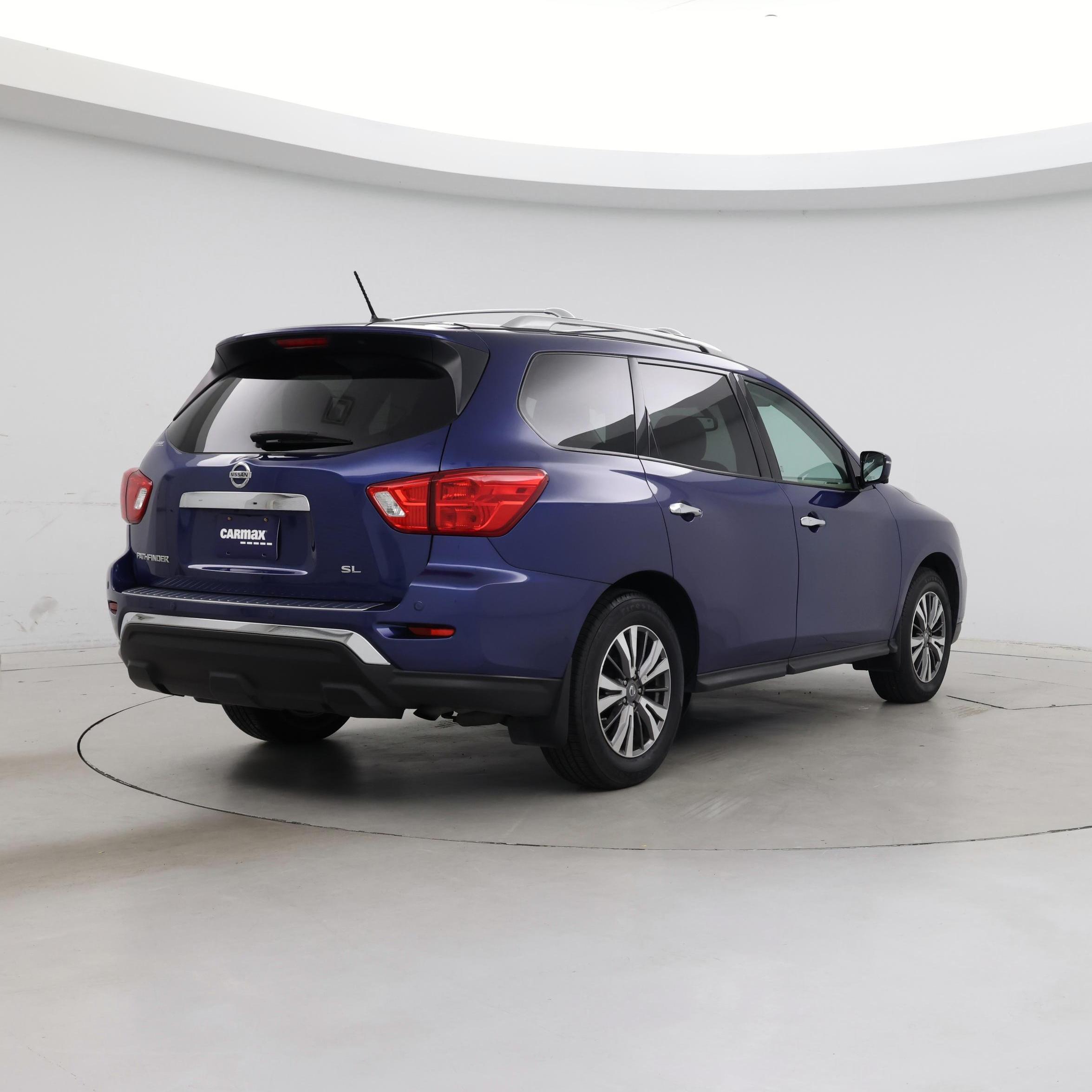 Thumbnail: 2017 Nissan Pathfinder - 8