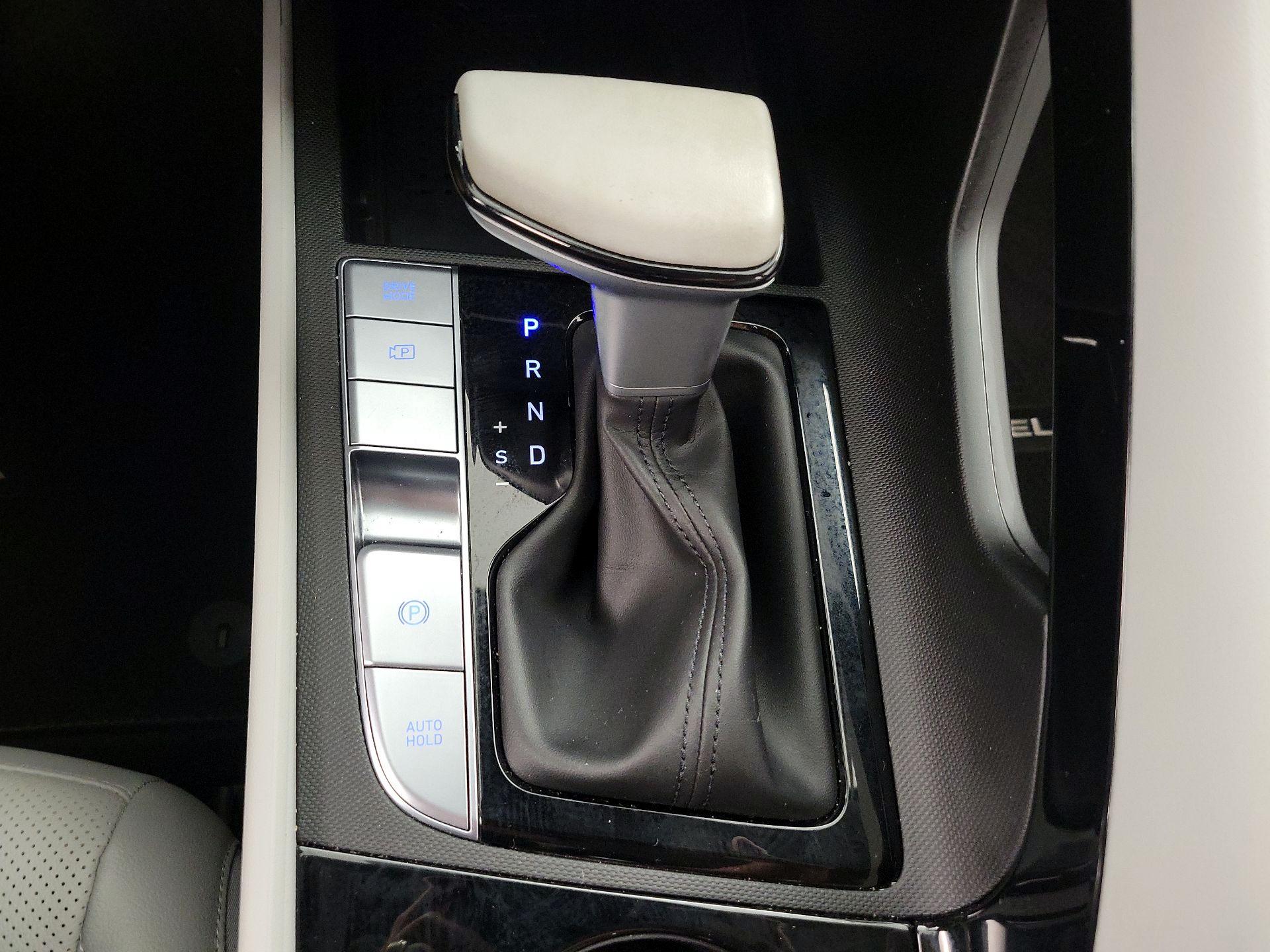 Thumbnail: 2023 Hyundai Elantra - 18